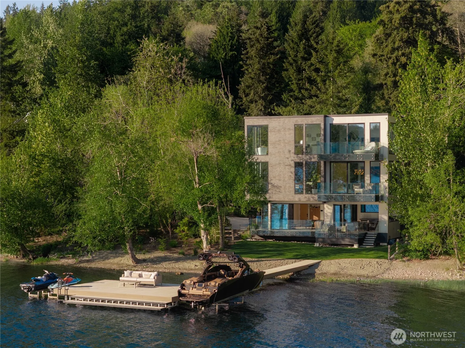 Property photo for 3101 E Lake Sammamish Parkway Ne, Sammamish