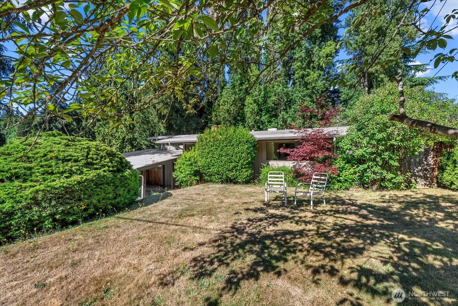 Property photo for 131 109th Avenue Se, Bellevue photo 2
