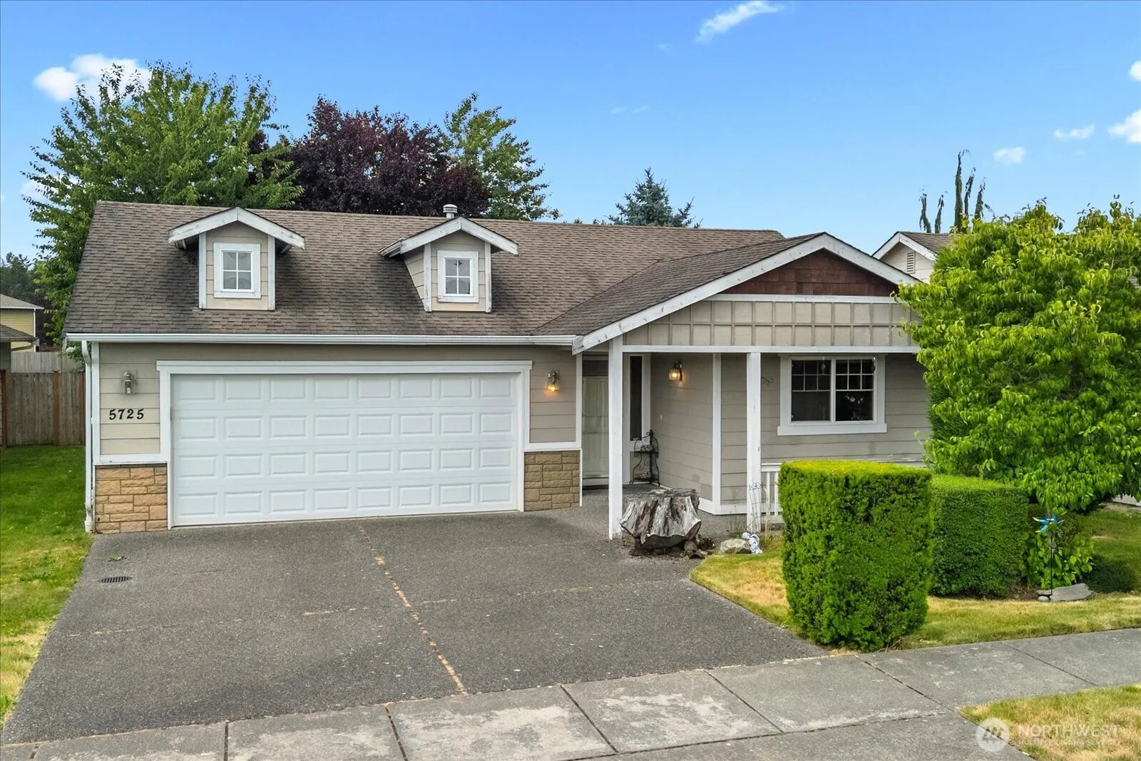 Property photo for 5725 121st Place Ne, Marysville photo 2