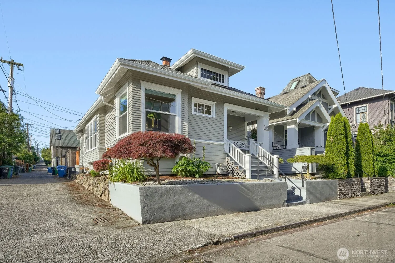 Property photo for 715 W Wheeler Street, Seattle photo 3