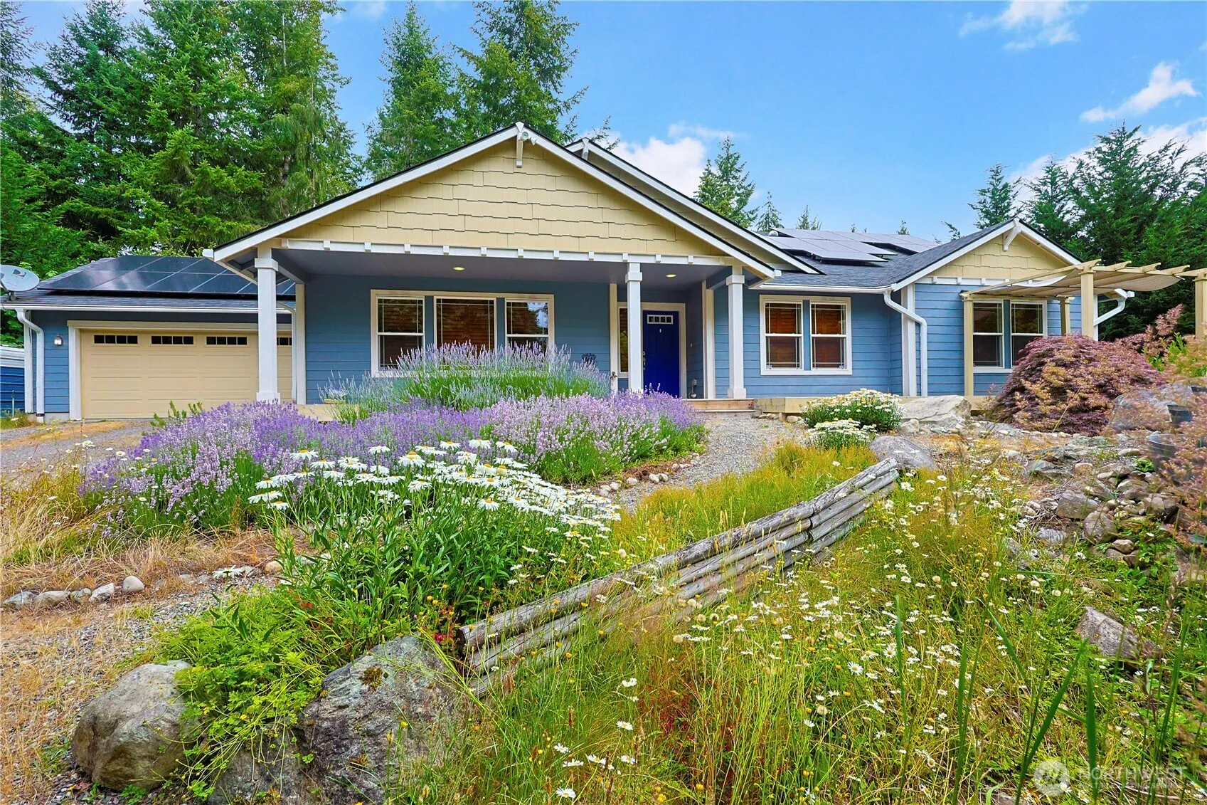 Property photo for 714 Tipsoo Loop S, Rainier