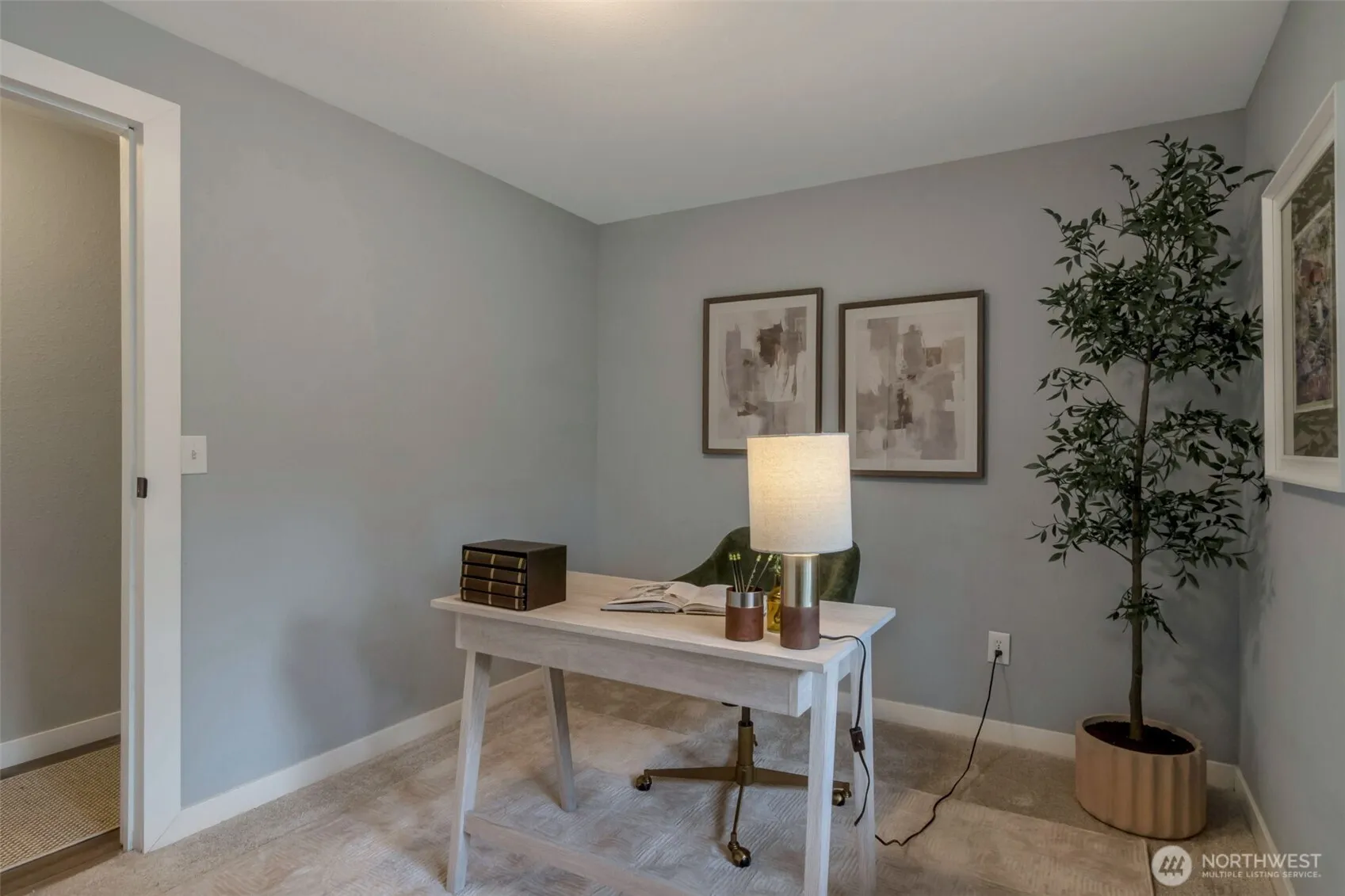 Property photo for 10520 Ne 136th Place, Kirkland photo 5