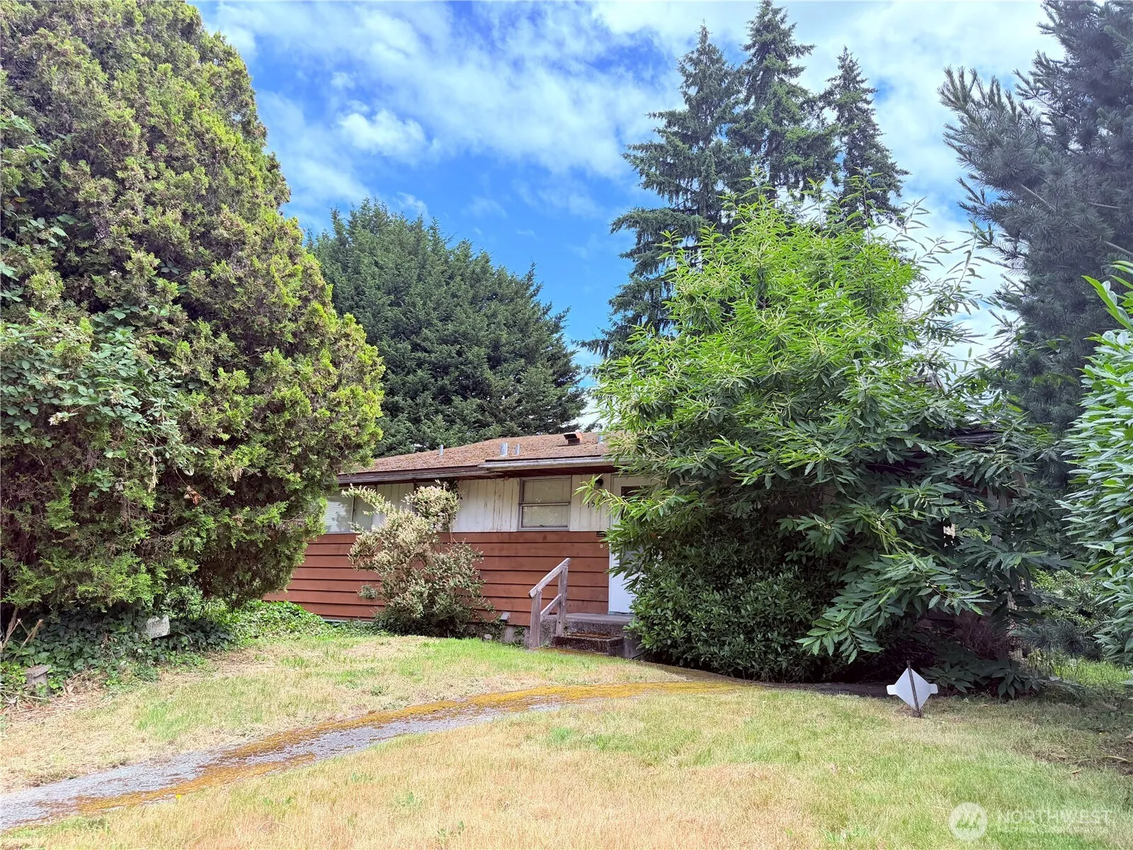 Property photo for 1520 102nd Avenue Ne, Bellevue photo 2