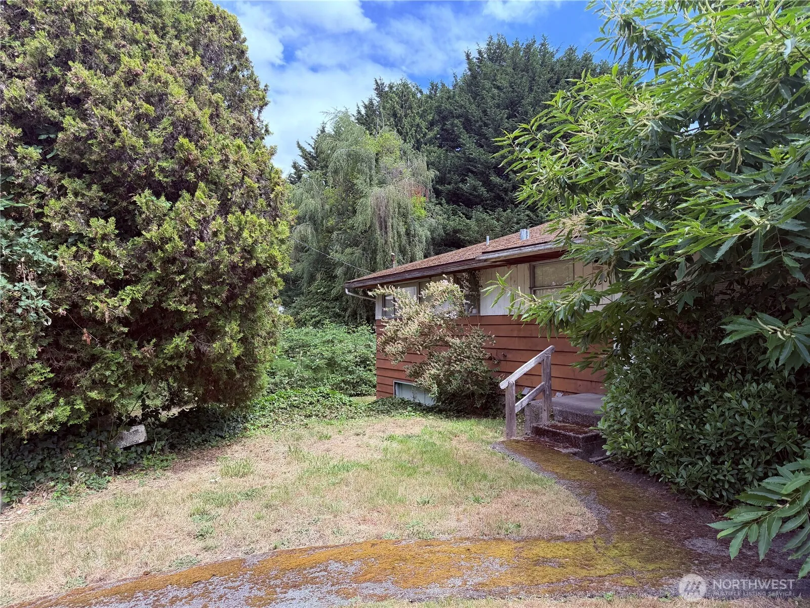 Property photo for 1520 102nd Avenue Ne, Bellevue photo 3