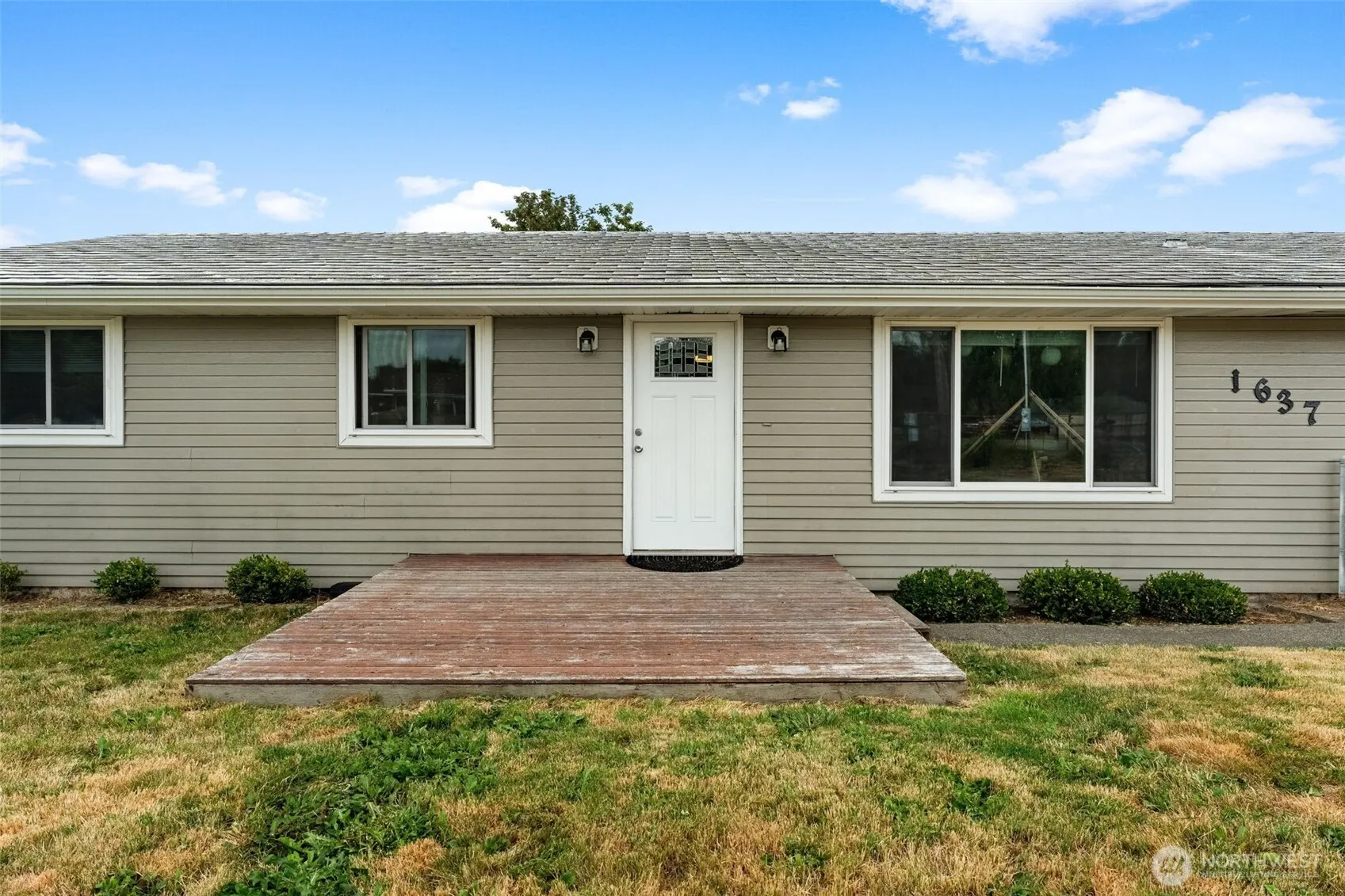 Property photo for 1637 Se Salmonberry Road, Port Orchard photo 2