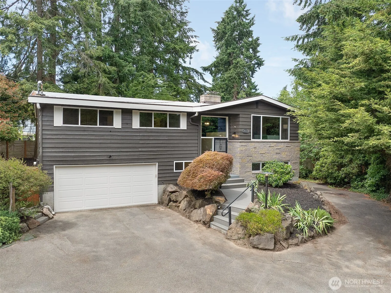 Property photo for 15513 Palatine Lane N, Shoreline