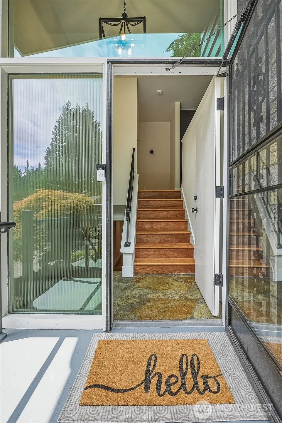 Property photo for 15513 Palatine Lane N, Shoreline photo 4
