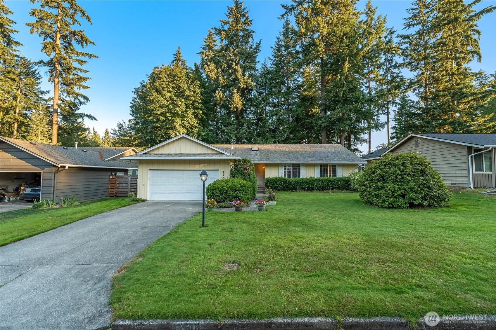 Property photo for 12509 Ne 138th Place, Kirkland photo 2