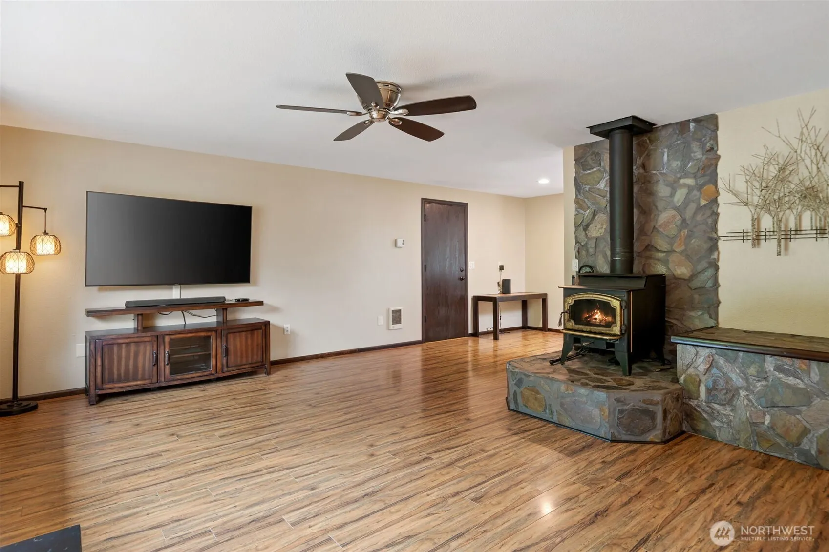 Property photo for 1190 E Daniels Road, Shelton photo 5