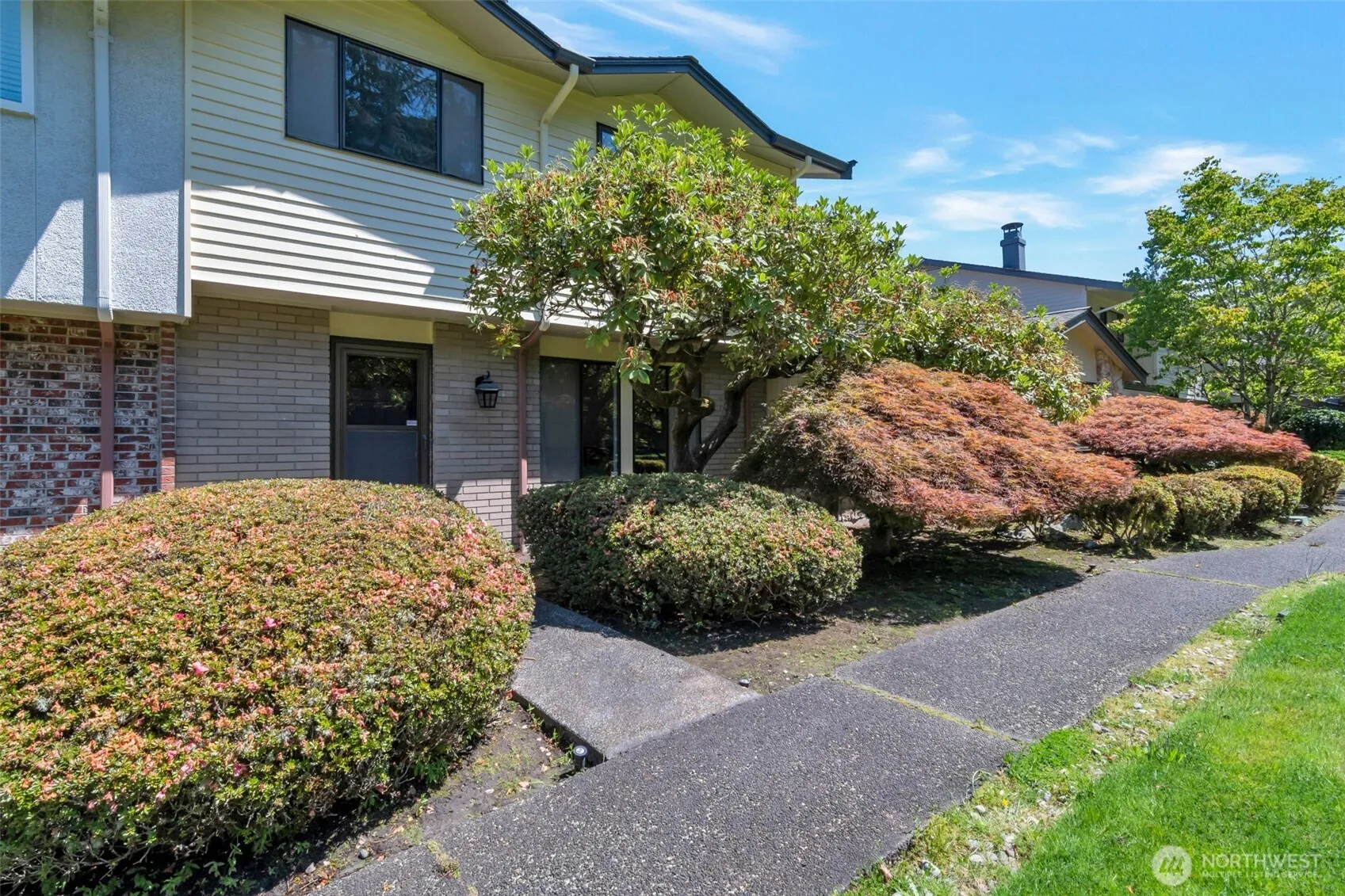 Property photo for 17050 Northup Way #25, Bellevue photo 3