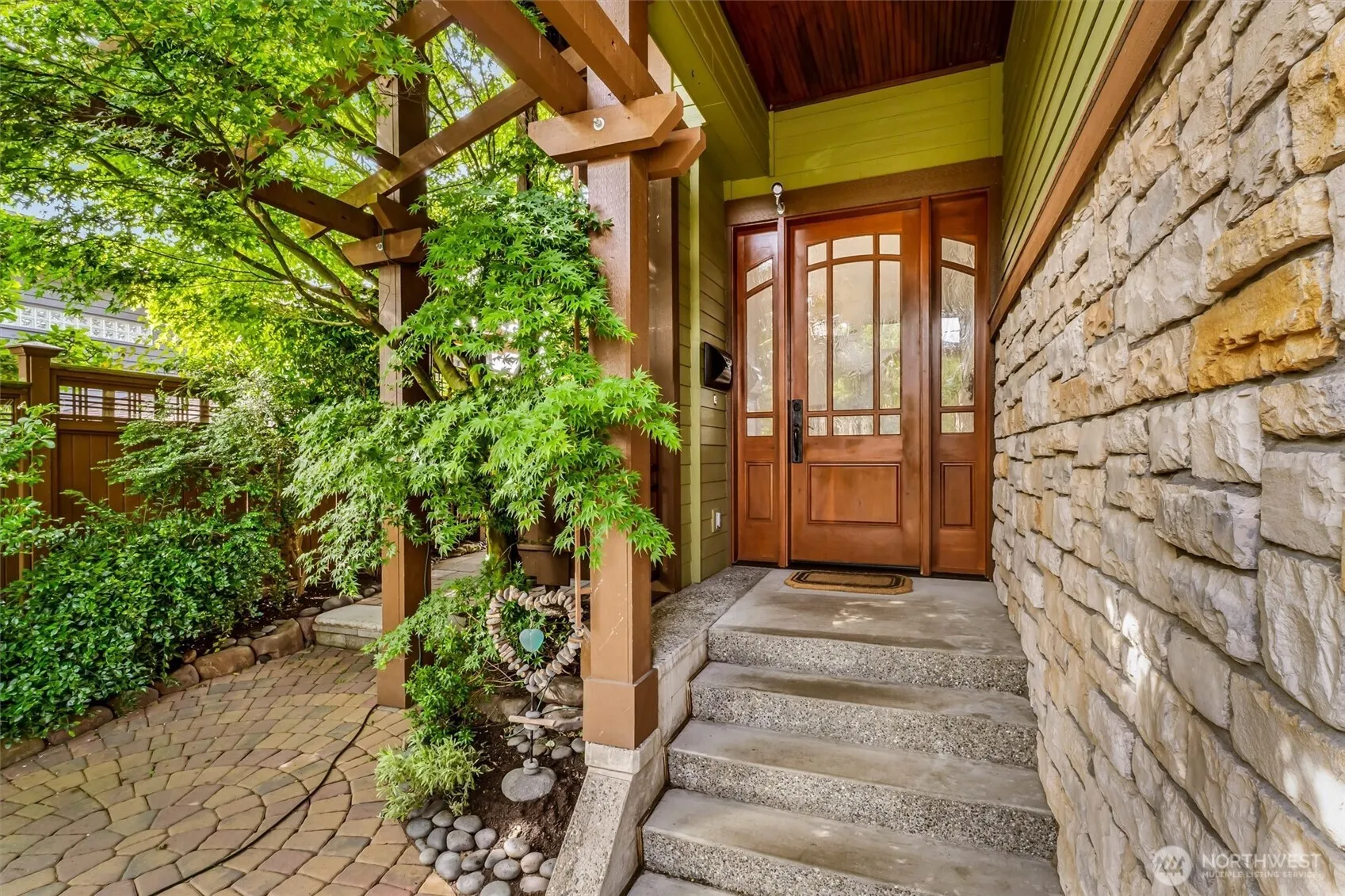 Property photo for 545 Holly Drive, Edmonds photo 3