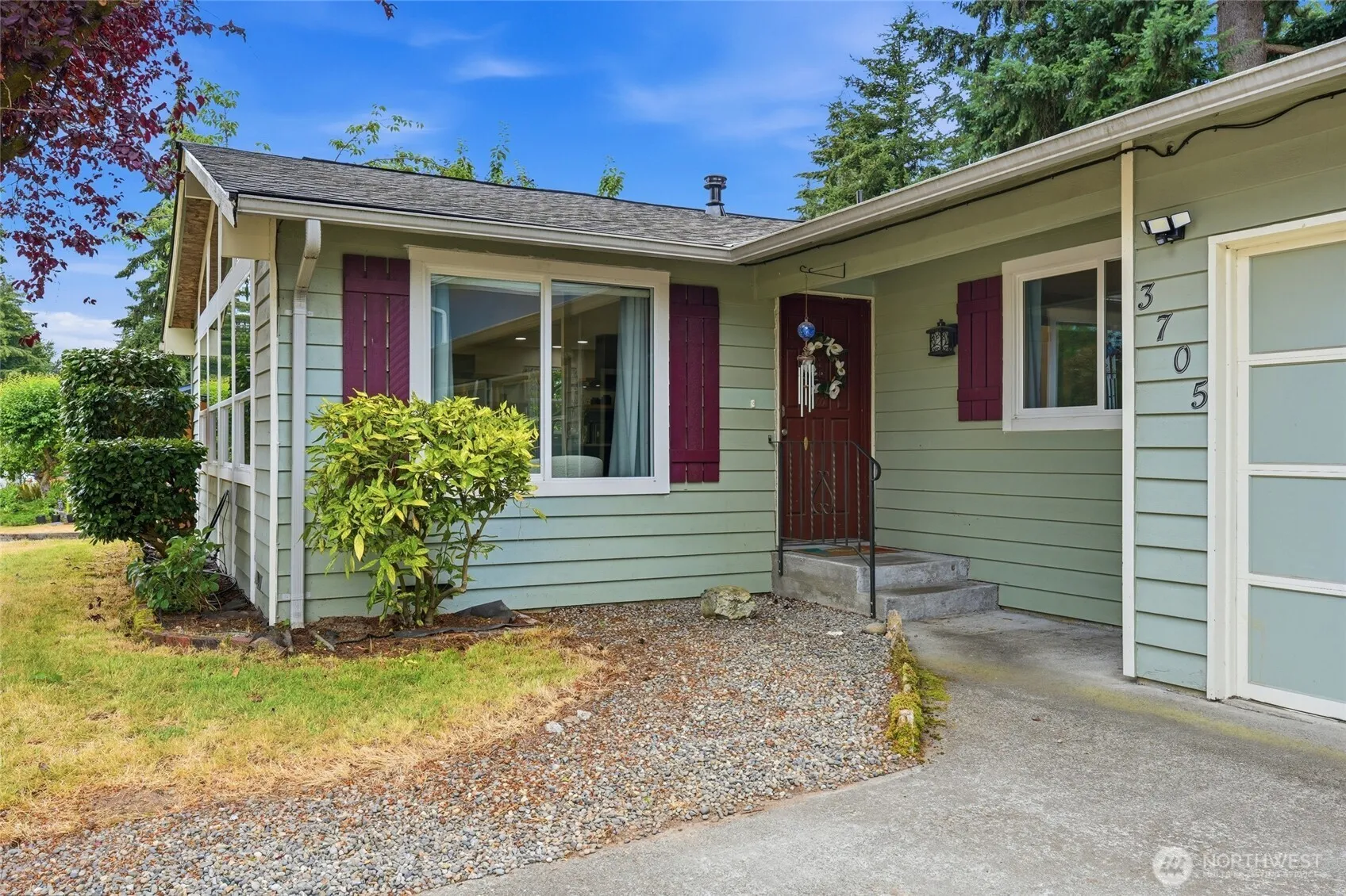Property photo for 3705 Sw 338th Place, Federal Way photo 2