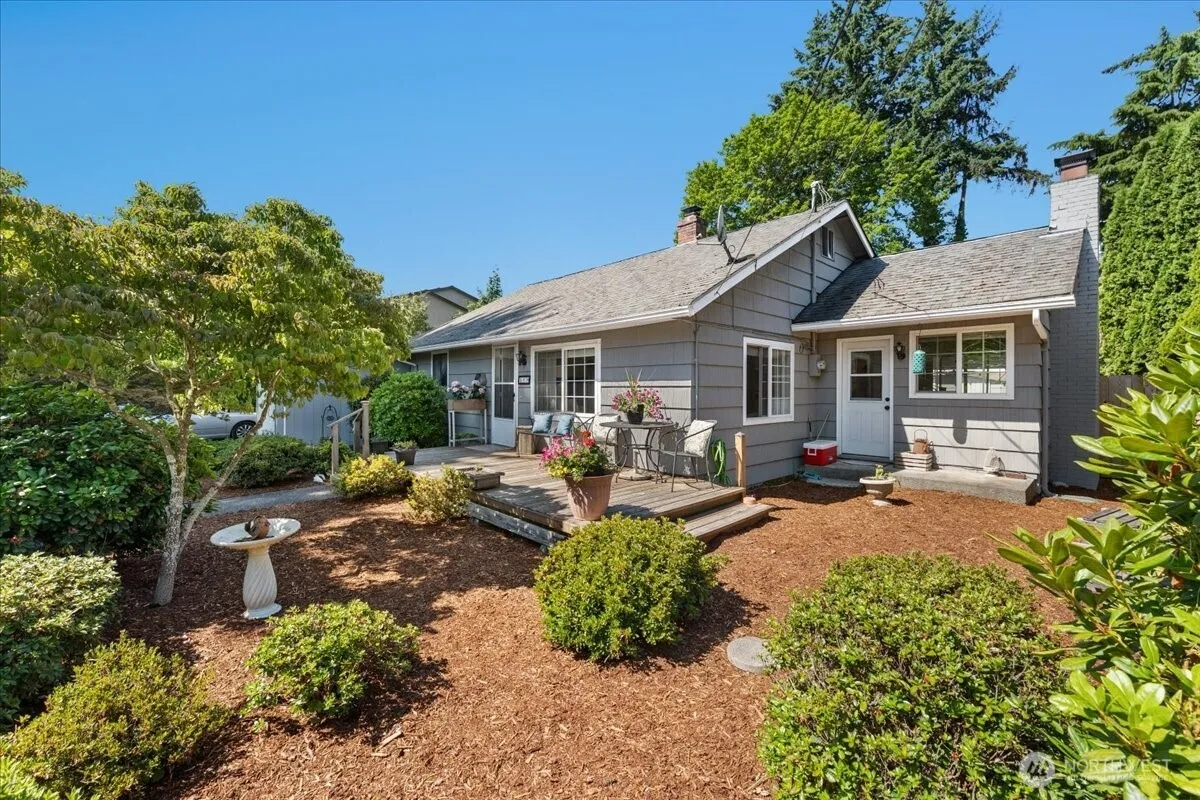 Property photo for 859 Sw 132nd Street, Burien photo 4
