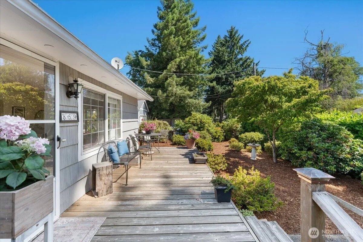 Property photo for 859 Sw 132nd Street, Burien photo 3