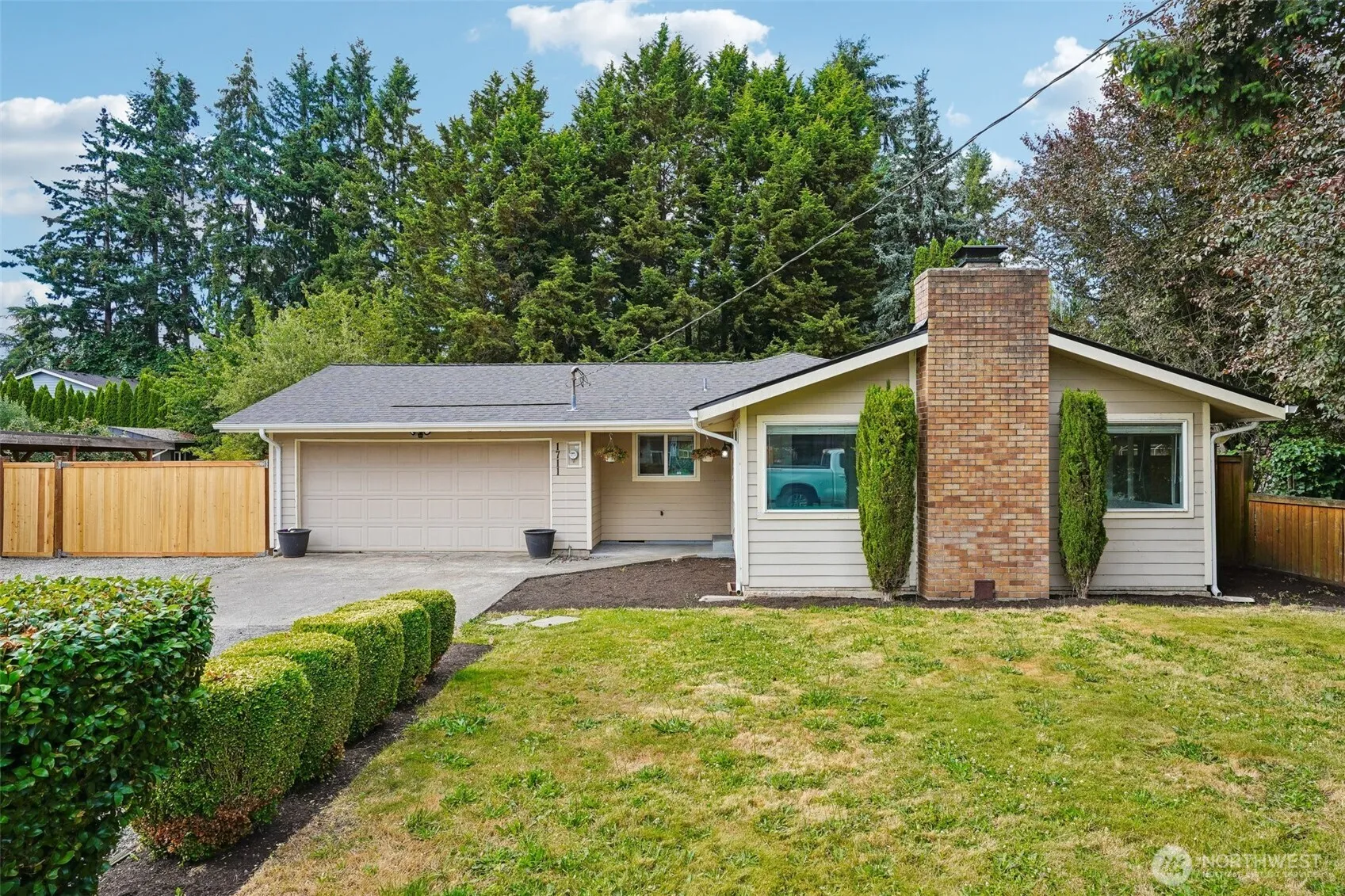 Property photo for 1711 7th Avenue Se, Puyallup photo 2