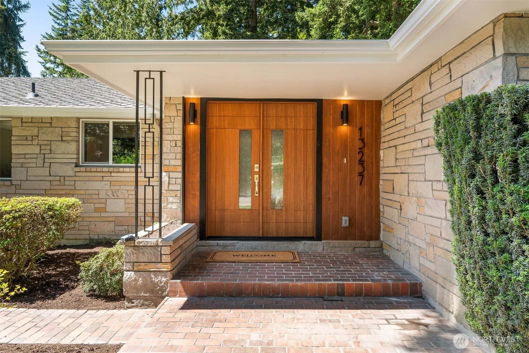 Property photo for 13237 8th Avenue Nw, Seattle photo 3