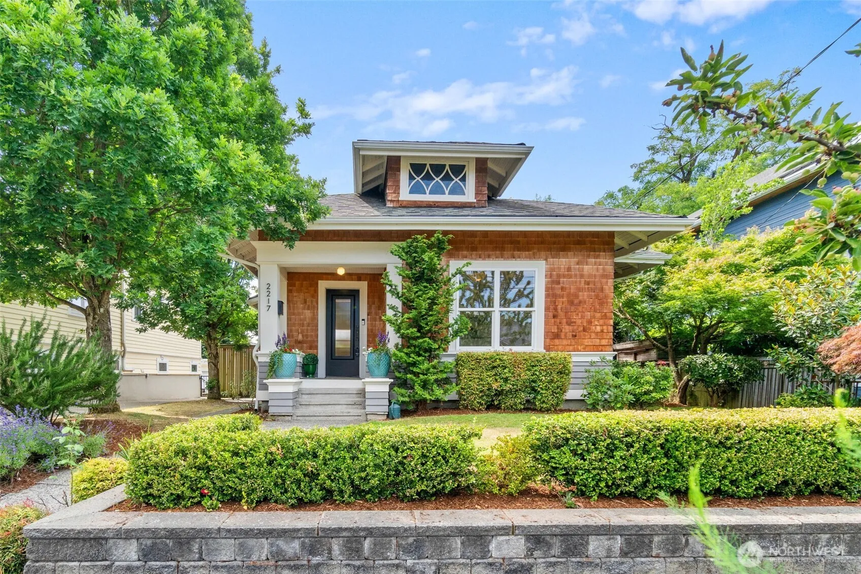 Property photo for 2217 4th Avenue N, Seattle