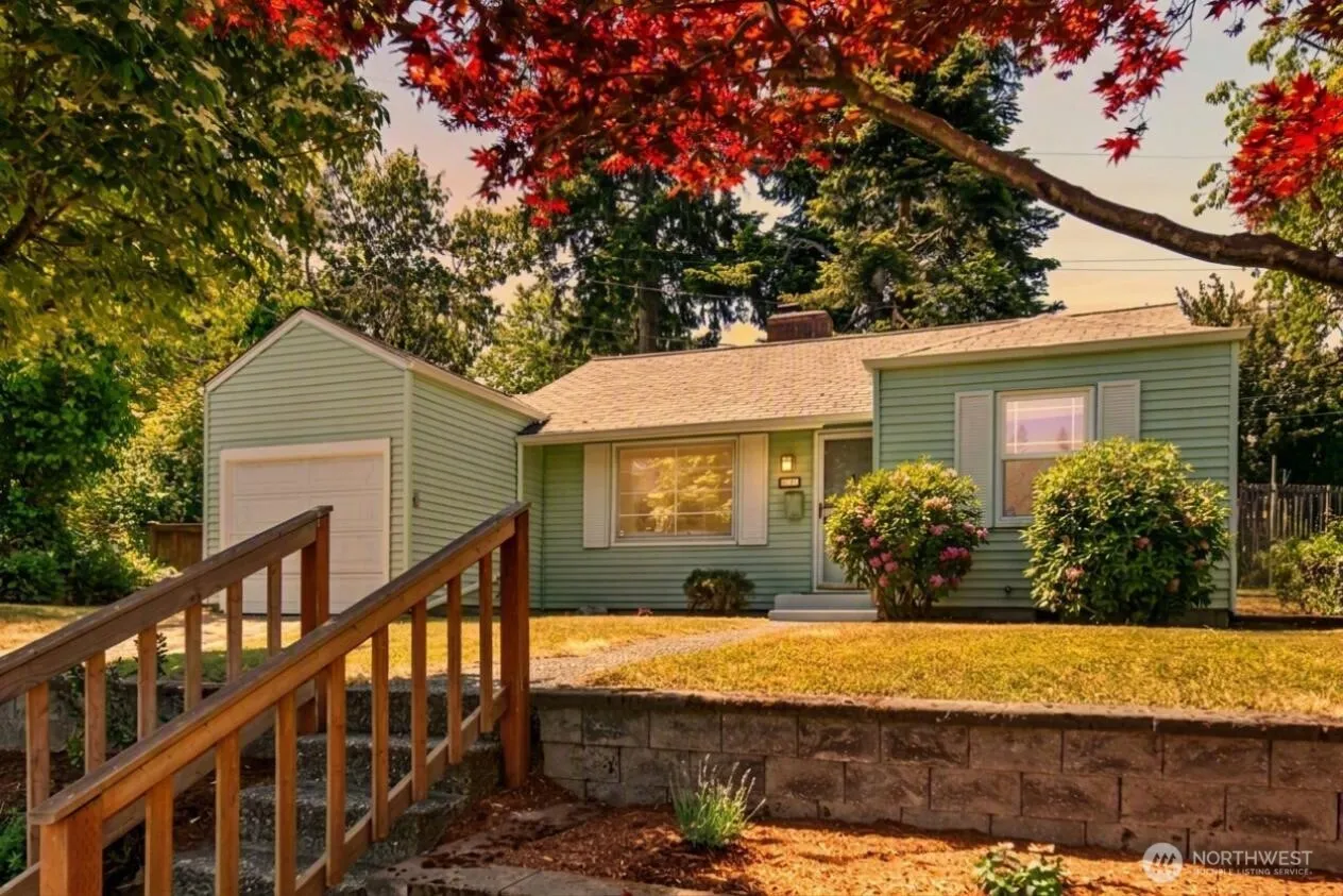 Property photo for 8221 23rd Avenue Ne, Seattle photo 2