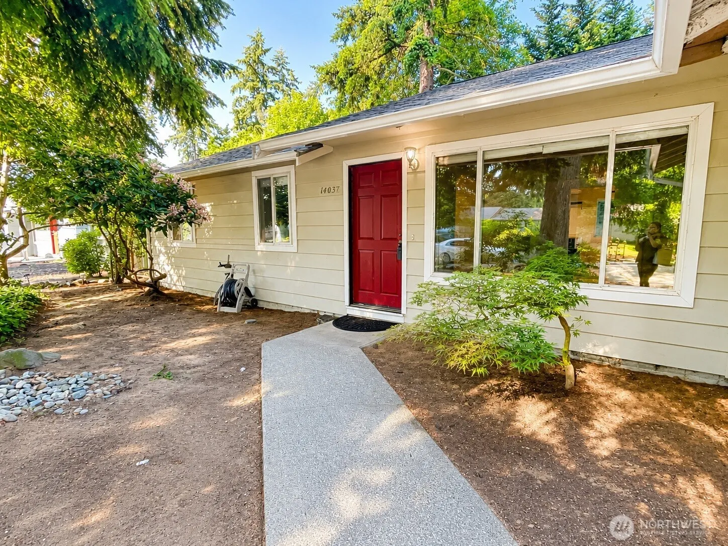 Property photo for 14037 108th Avenue Ne, Kirkland photo 3