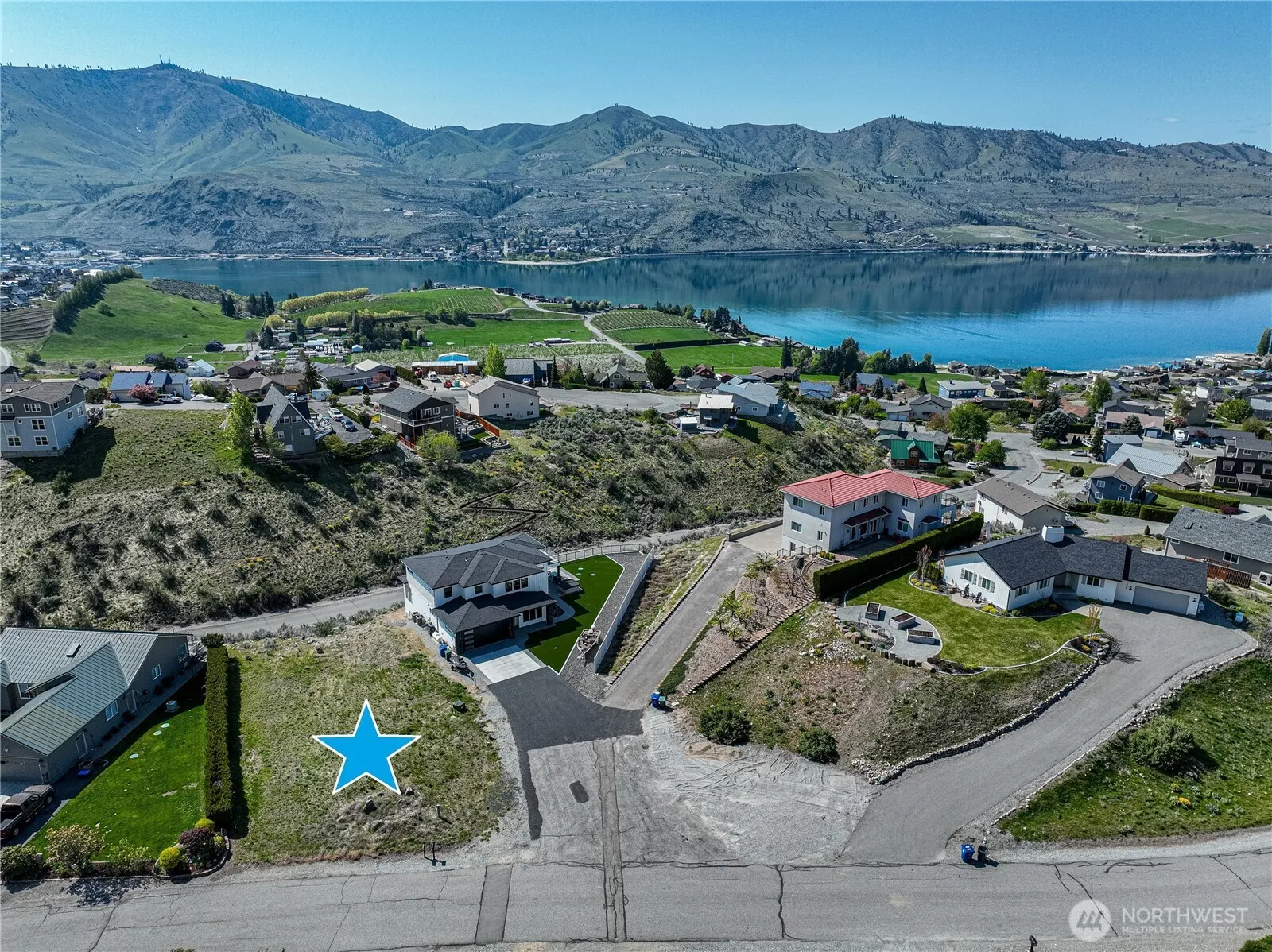 Property photo for 212 Stehekin Way, Chelan