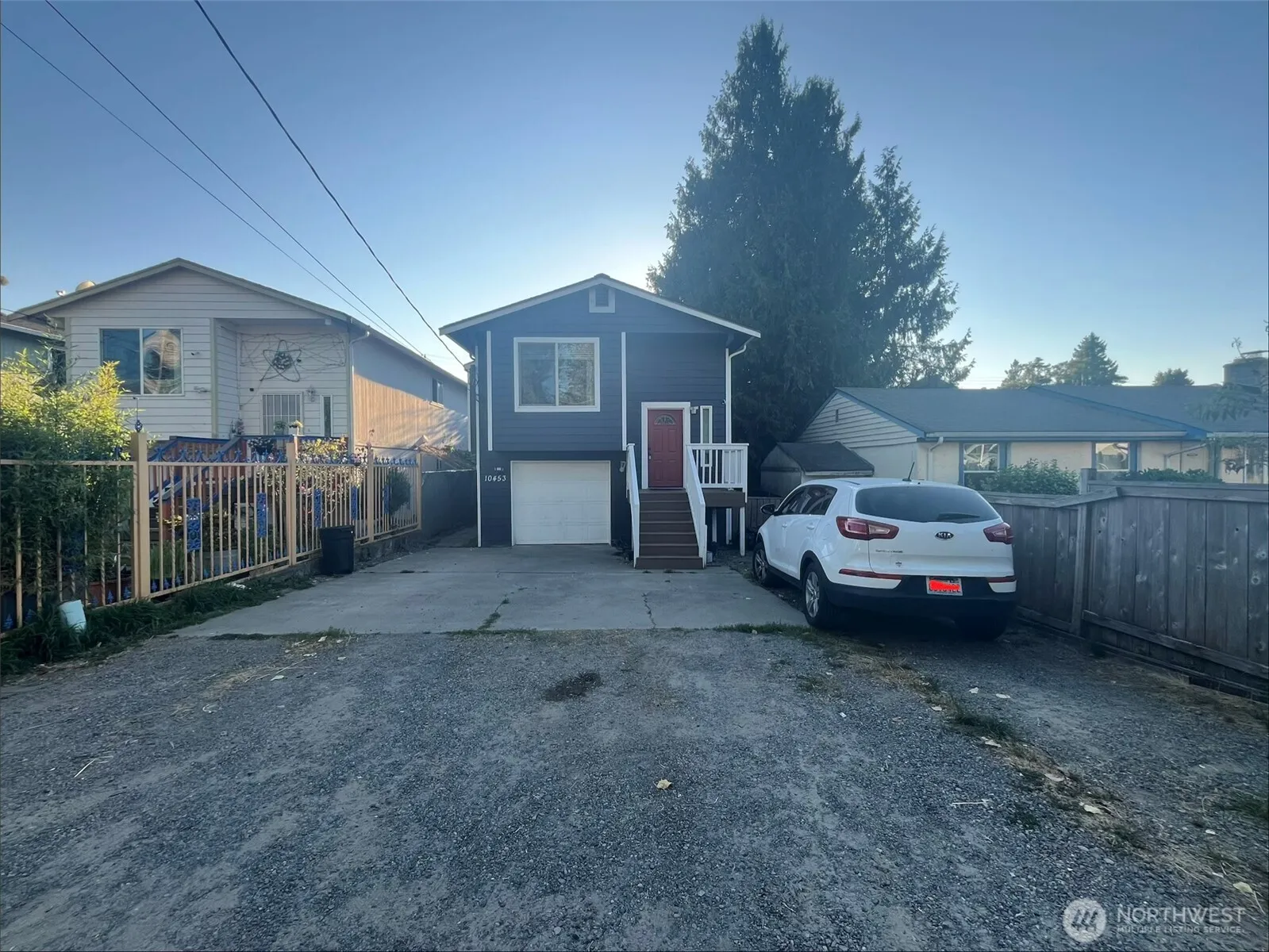 Property photo for 10453 1st Avenue Sw, Seattle photo 2