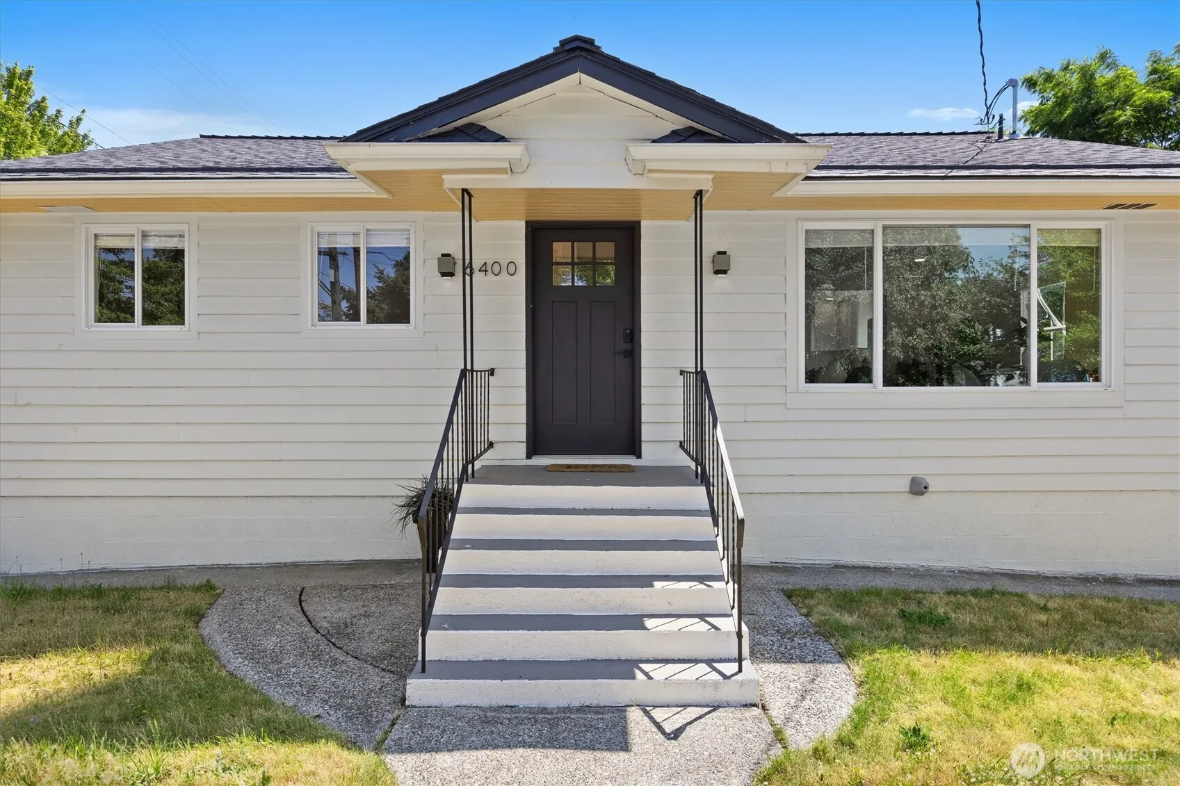 Property photo for 6400 44th Avenue S, Seattle photo 2