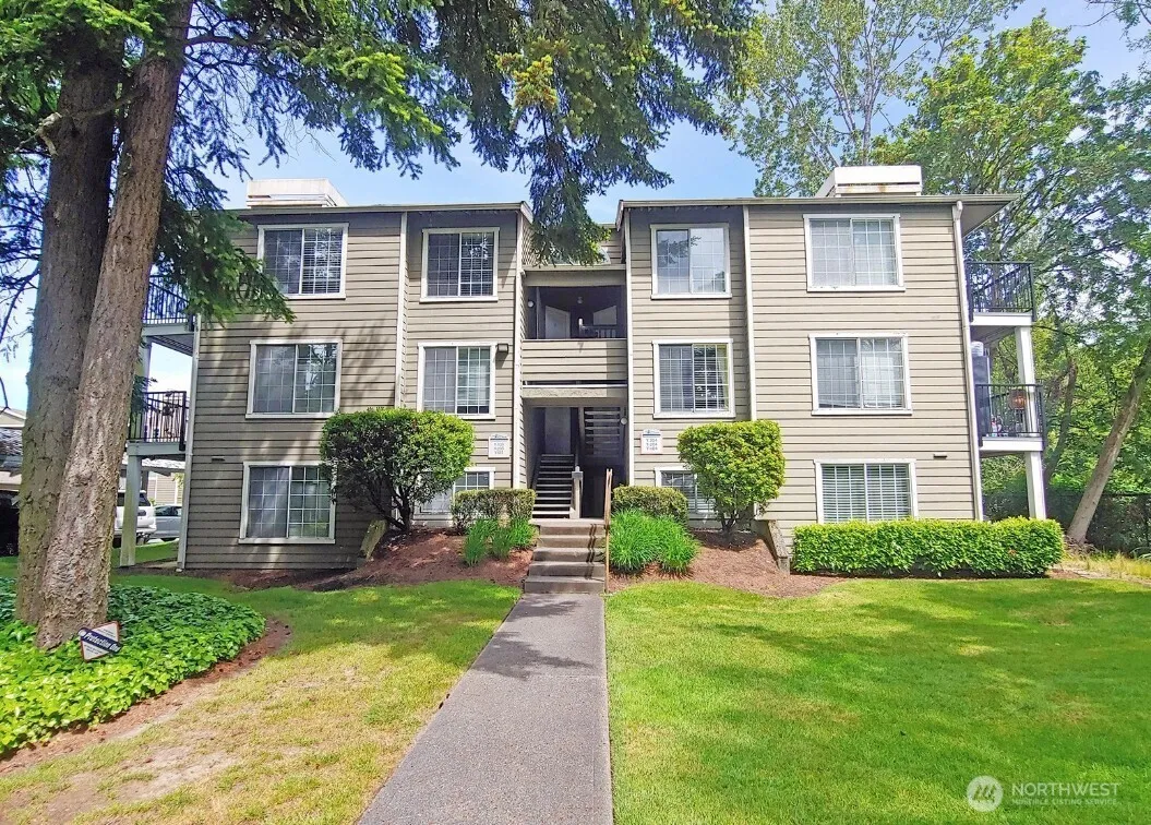 Property photo for 28716 18th Avenue S #y 203, Federal Way