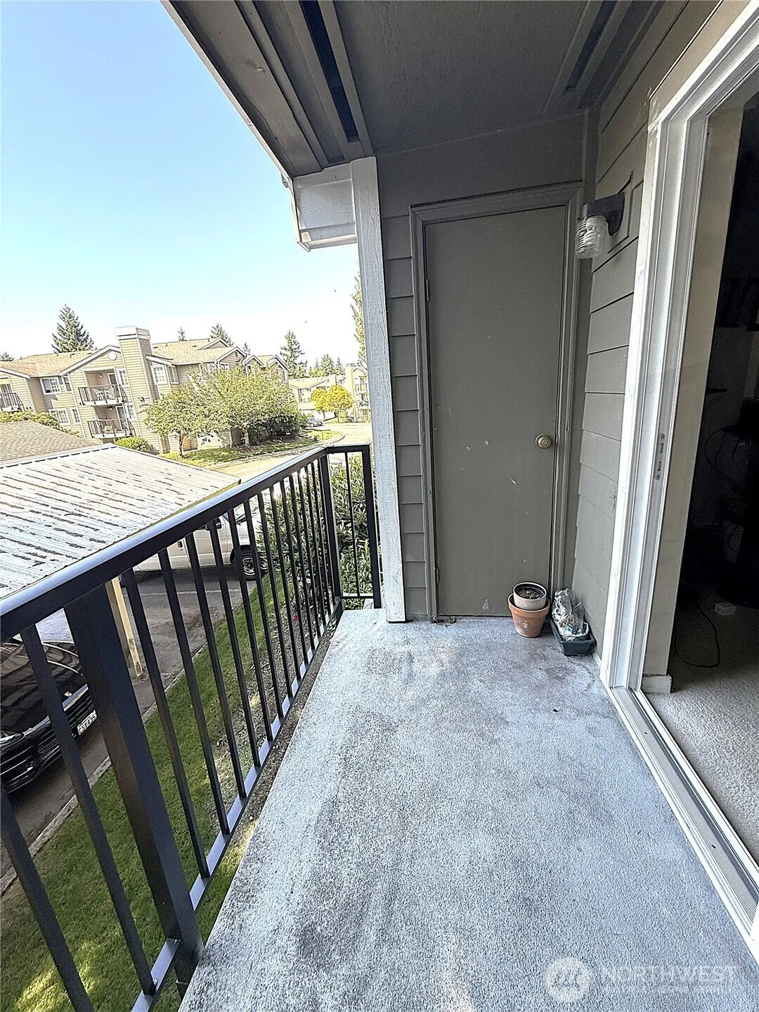 Property photo for 28716 18th Avenue S #y 203, Federal Way photo 2