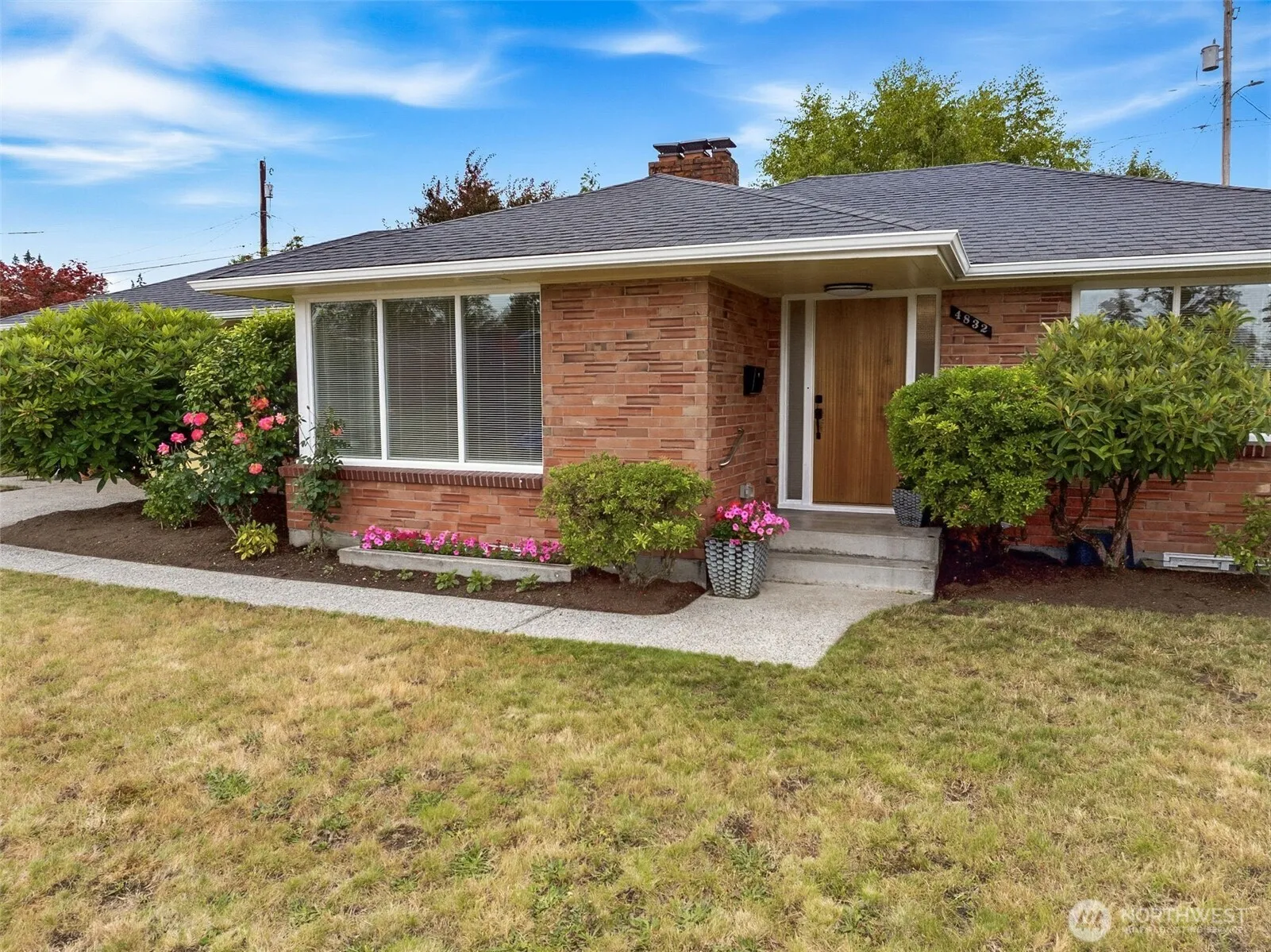 Property photo for 4832 Rucker Avenue, Everett photo 2