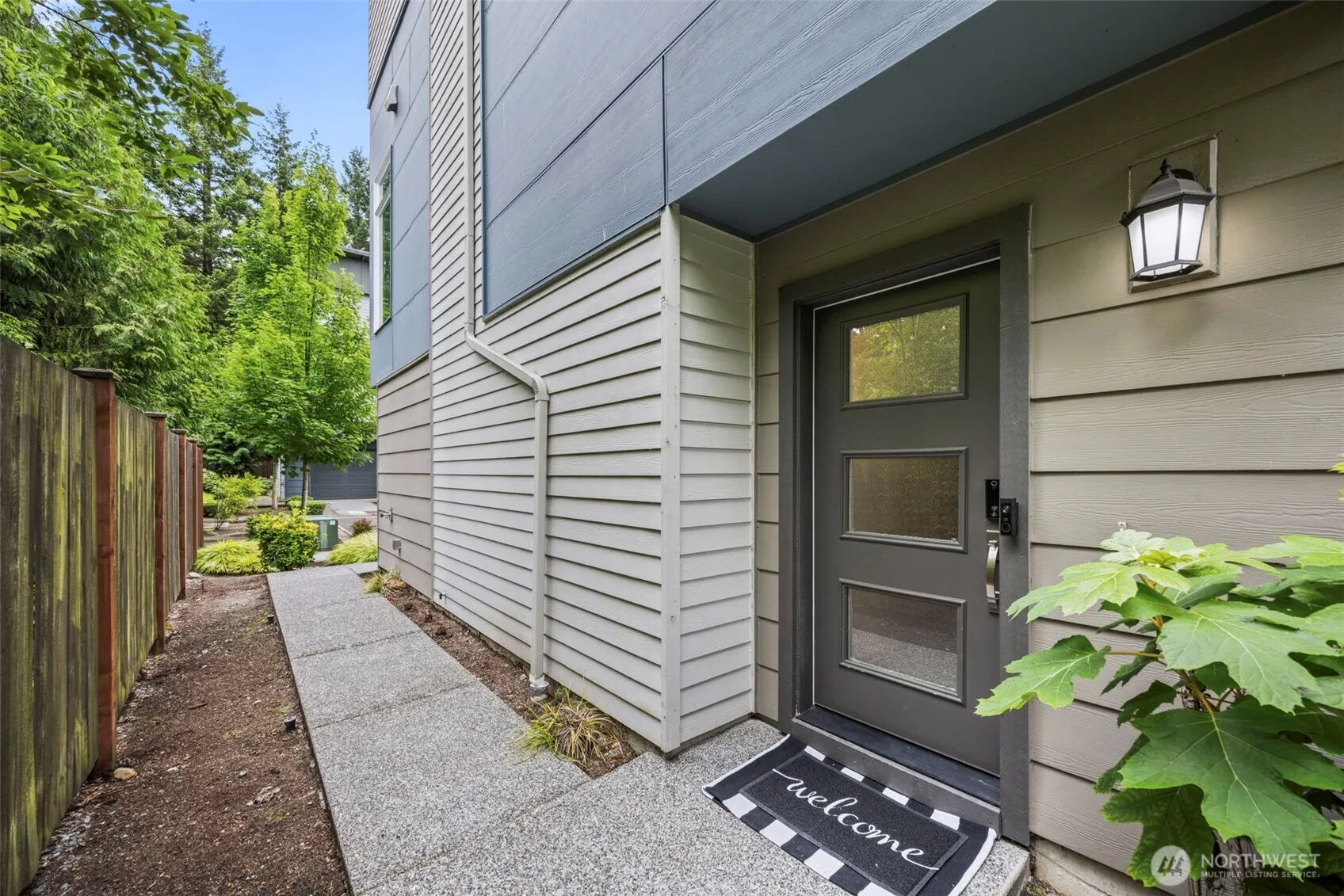 Property photo for 16201 Meadow Road #e4, Lynnwood photo 2
