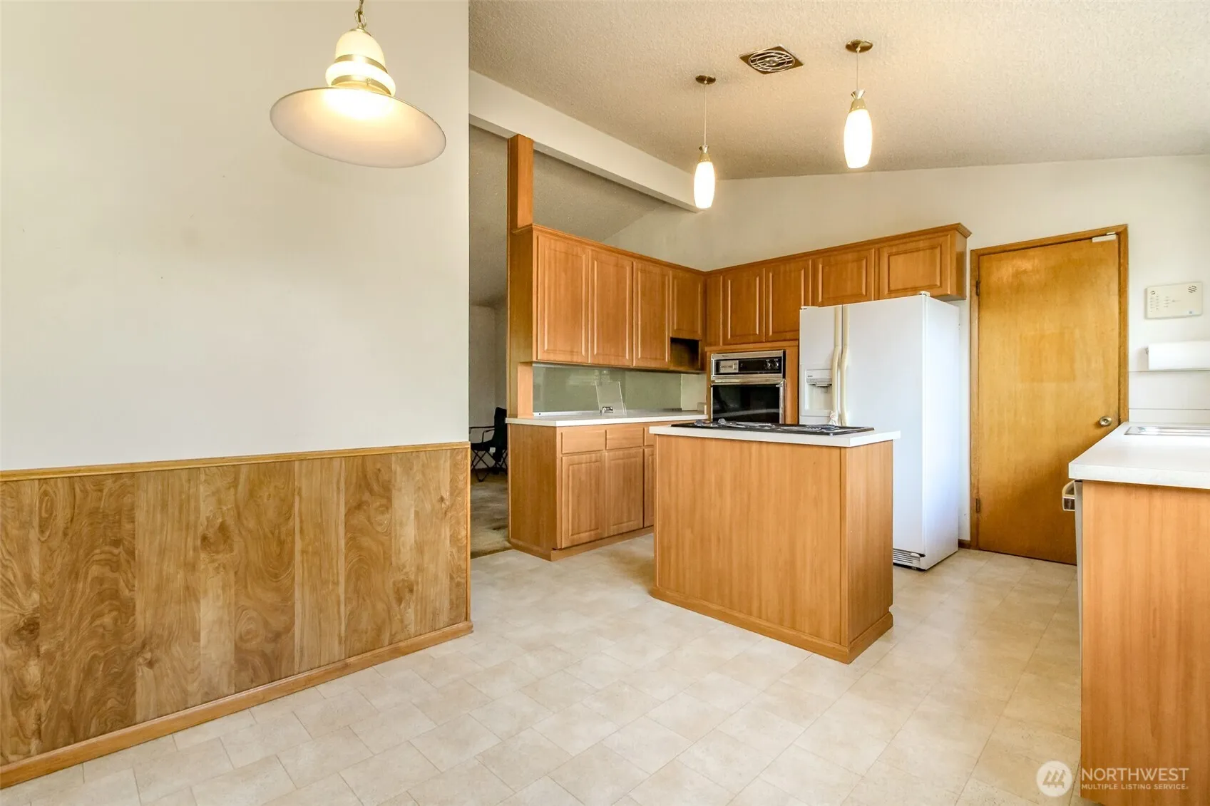 Property photo for 105 156th Avenue Ne, Bellevue photo 5