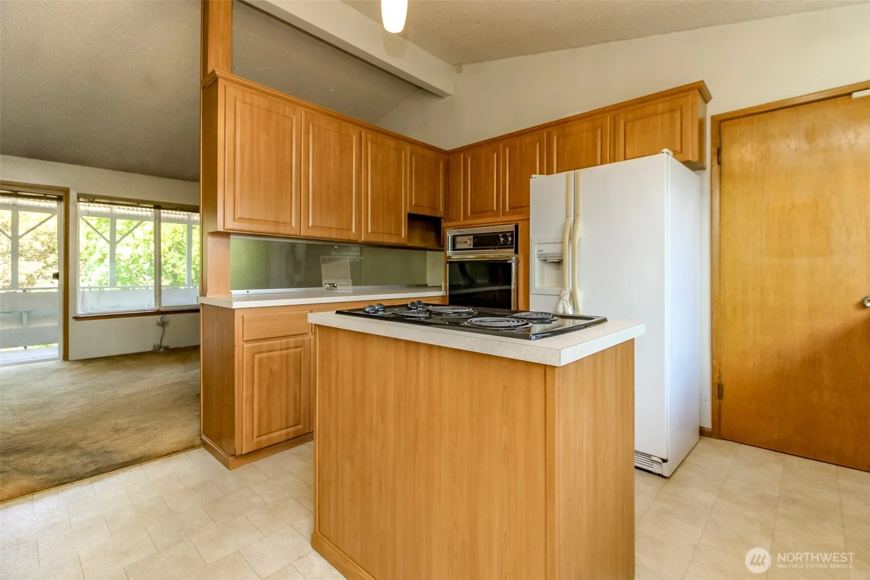Property photo for 105 156th Avenue Ne, Bellevue photo 5