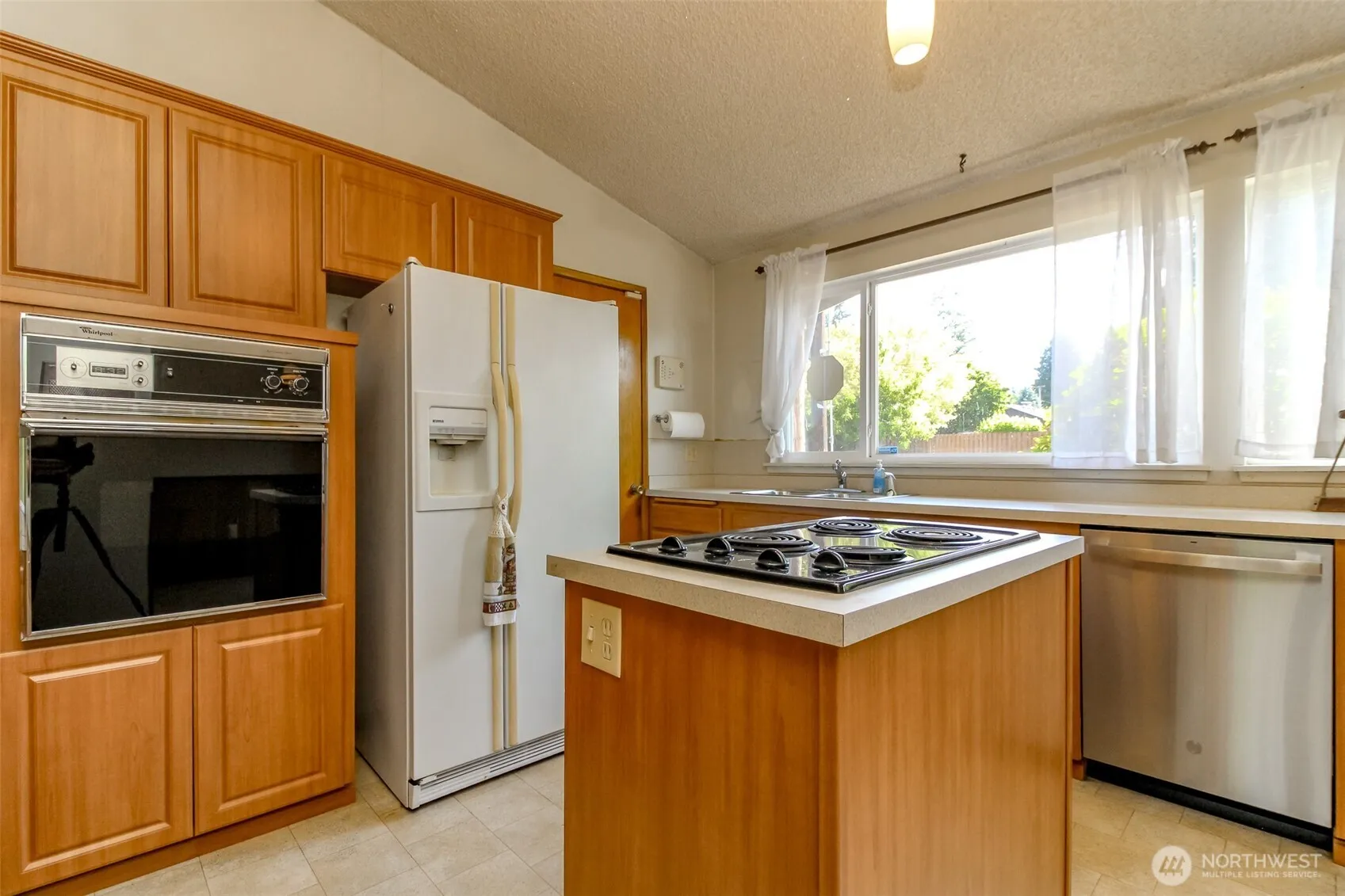 Property photo for 105 156th Avenue Ne, Bellevue photo 4