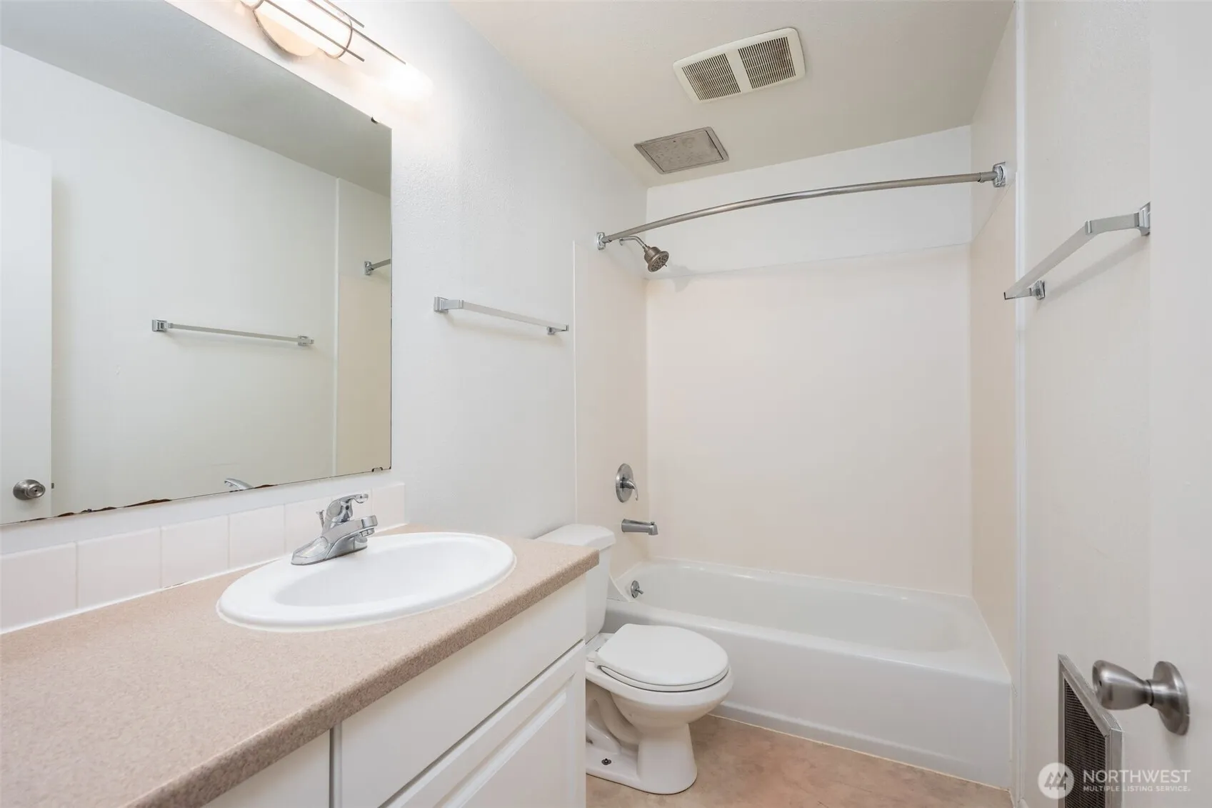 Property photo for 34 W Cremona Street, Seattle photo 4