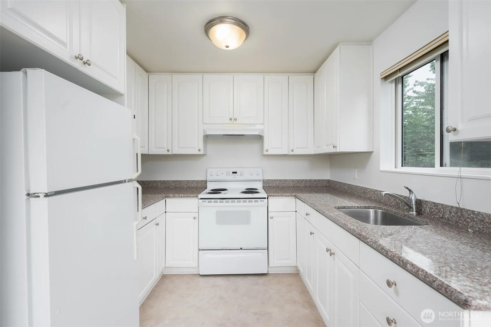 Property photo for 34 W Cremona Street, Seattle photo 3