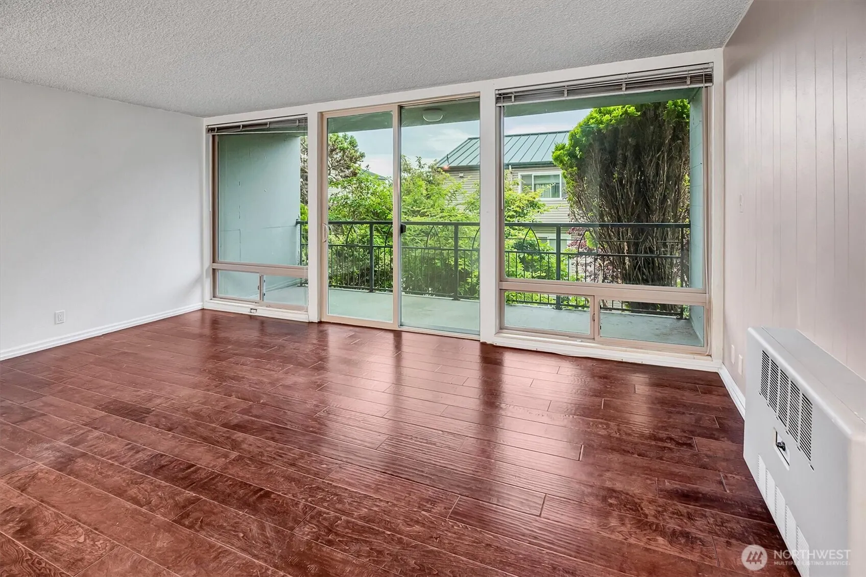 Property photo for 507 W Mercer Street #104, Seattle photo 4