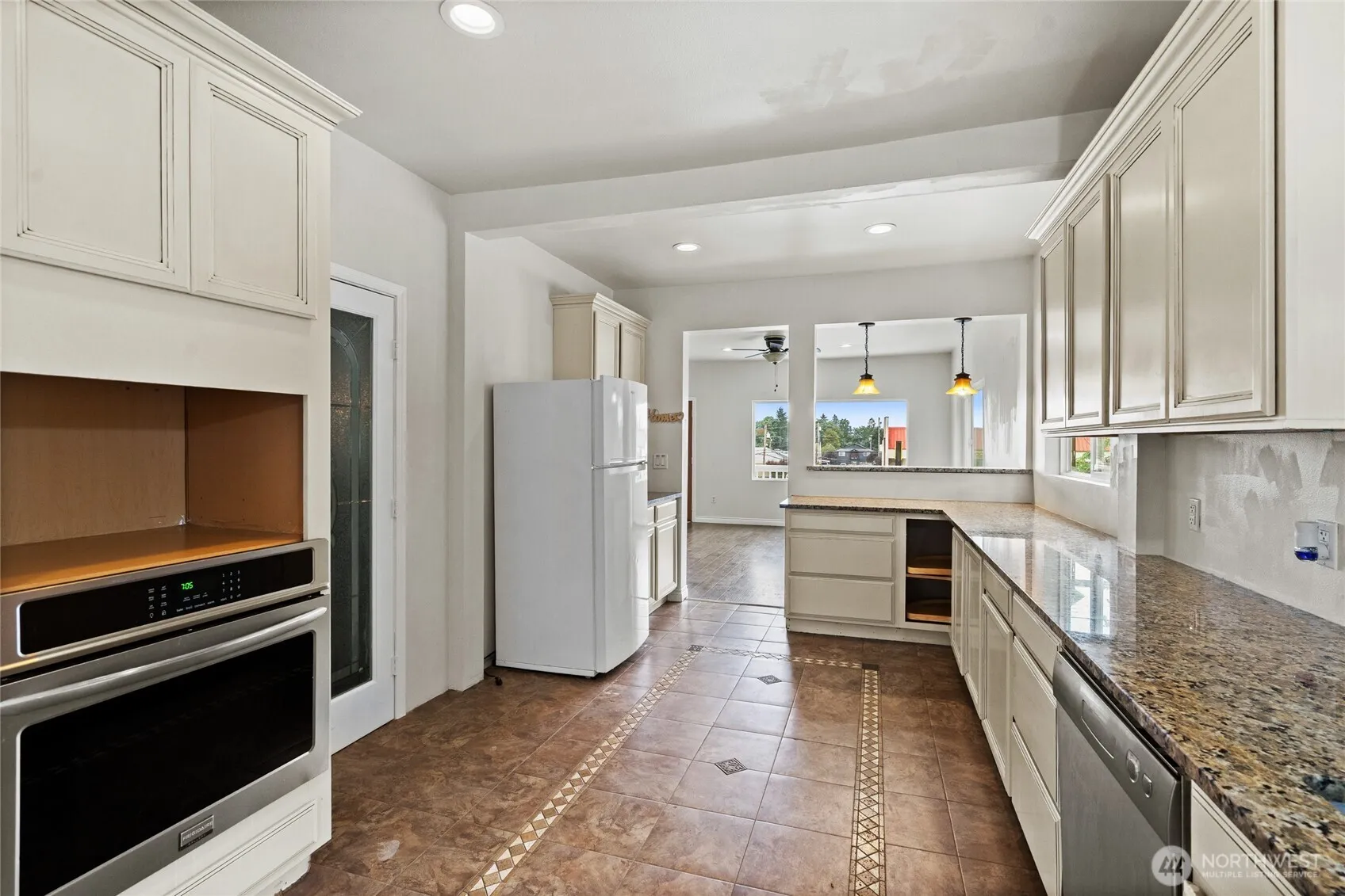 Property photo for 4012 Rucker Avenue, Everett photo 3