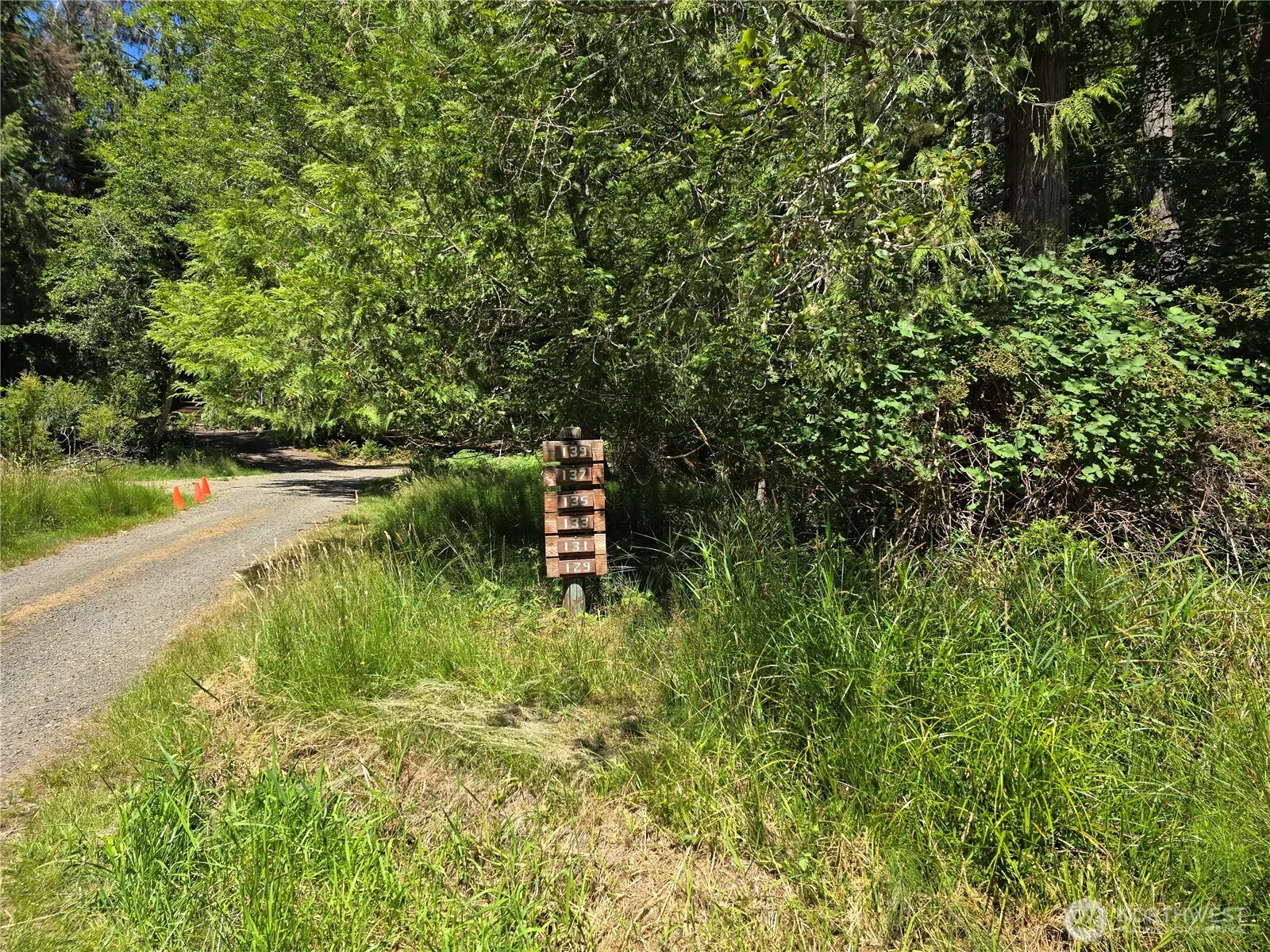 Property photo for 133 E Barnacle Boulevard, Shelton photo 2