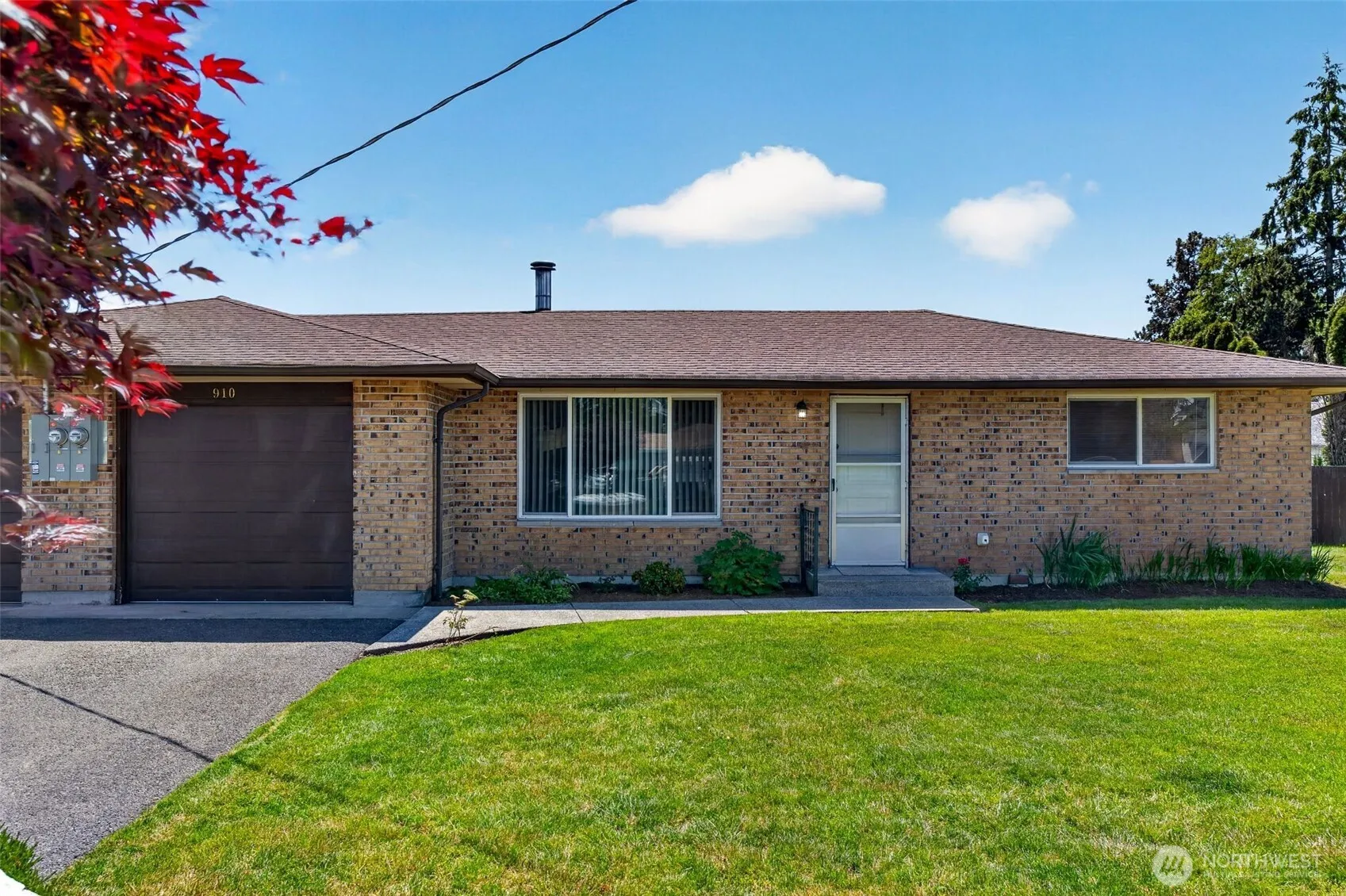 Property photo for 912 138th Street E, Tacoma photo 2