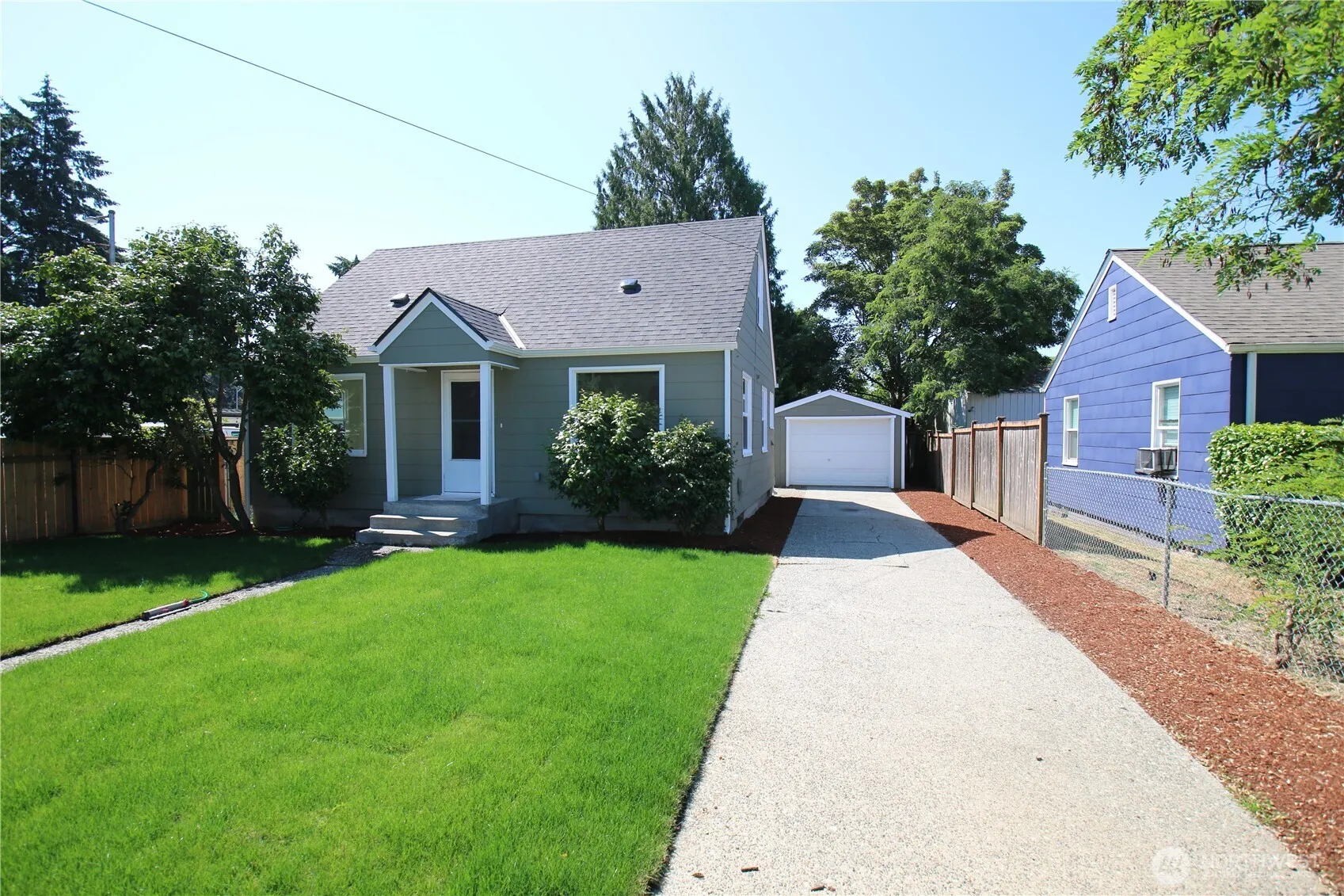 Property photo for 818 118th Street S, Tacoma photo 2