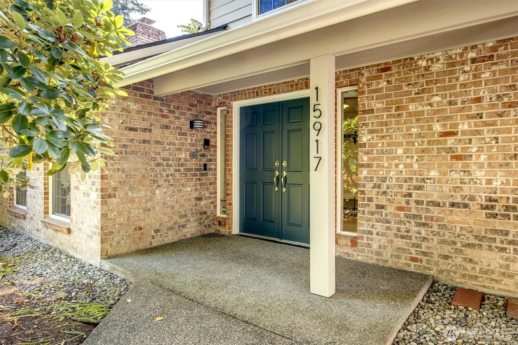 Property photo for 15917 Se 48th Drive, Bellevue photo 3
