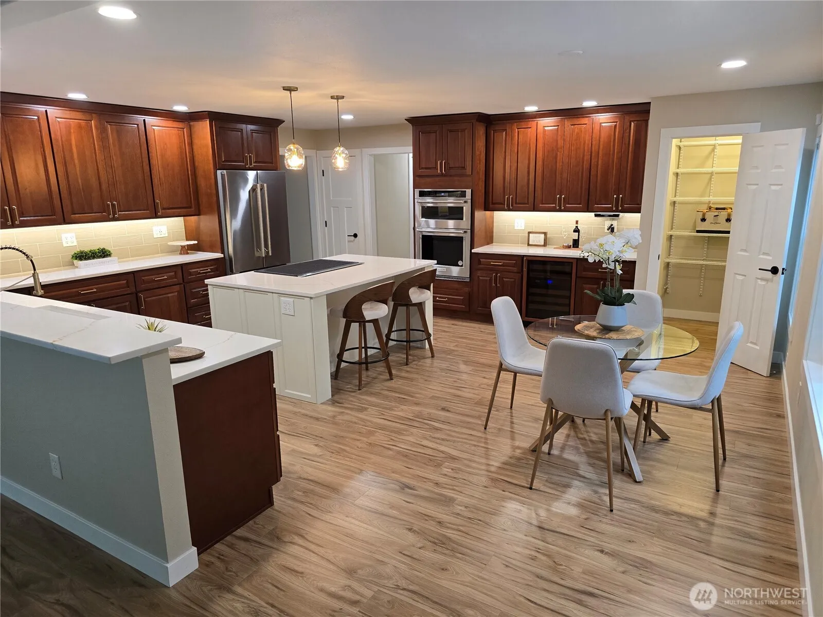 Property photo for 31207 W Lake Morton Drive Se, Kent photo 5