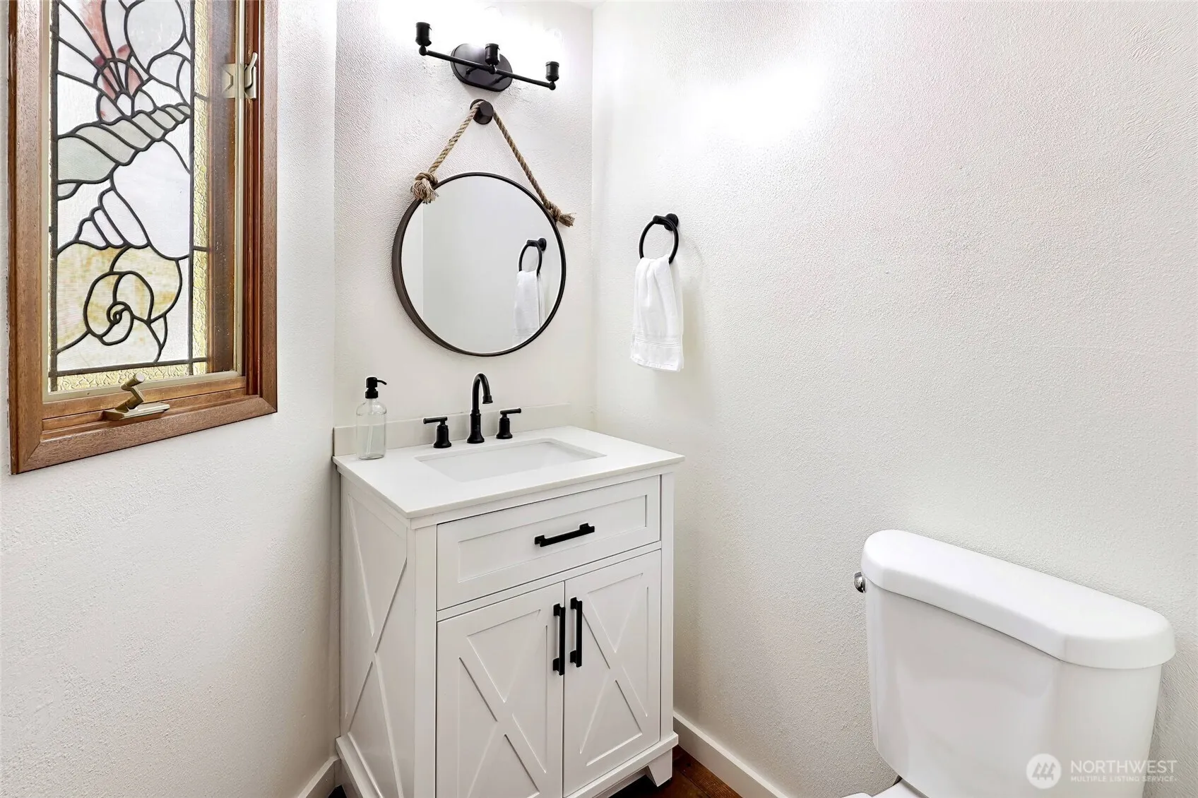 Property photo for 2585 Lummi View Drive, Bellingham photo 4