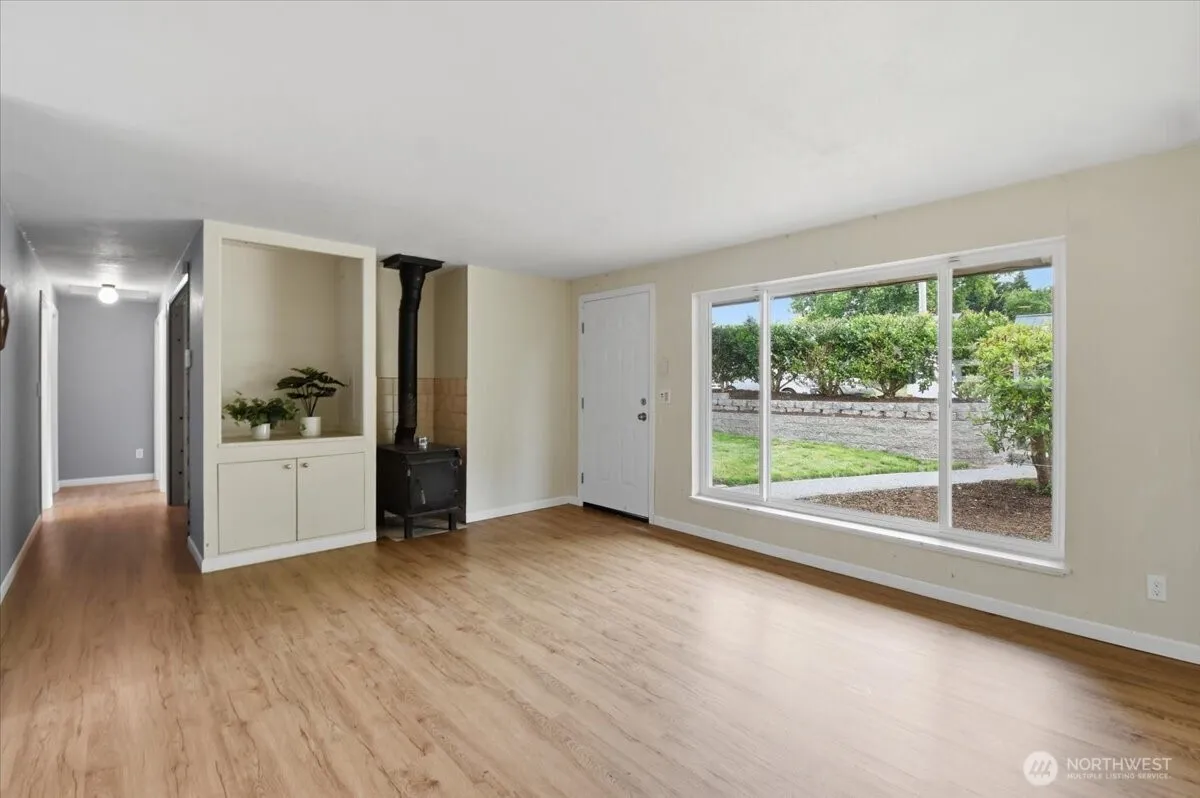 Property photo for 851 Pierce Avenue Ne, Renton photo 5