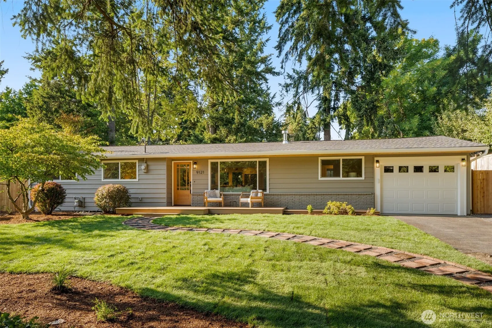 Property photo for 9121 228th Street Sw, Edmonds photo 2