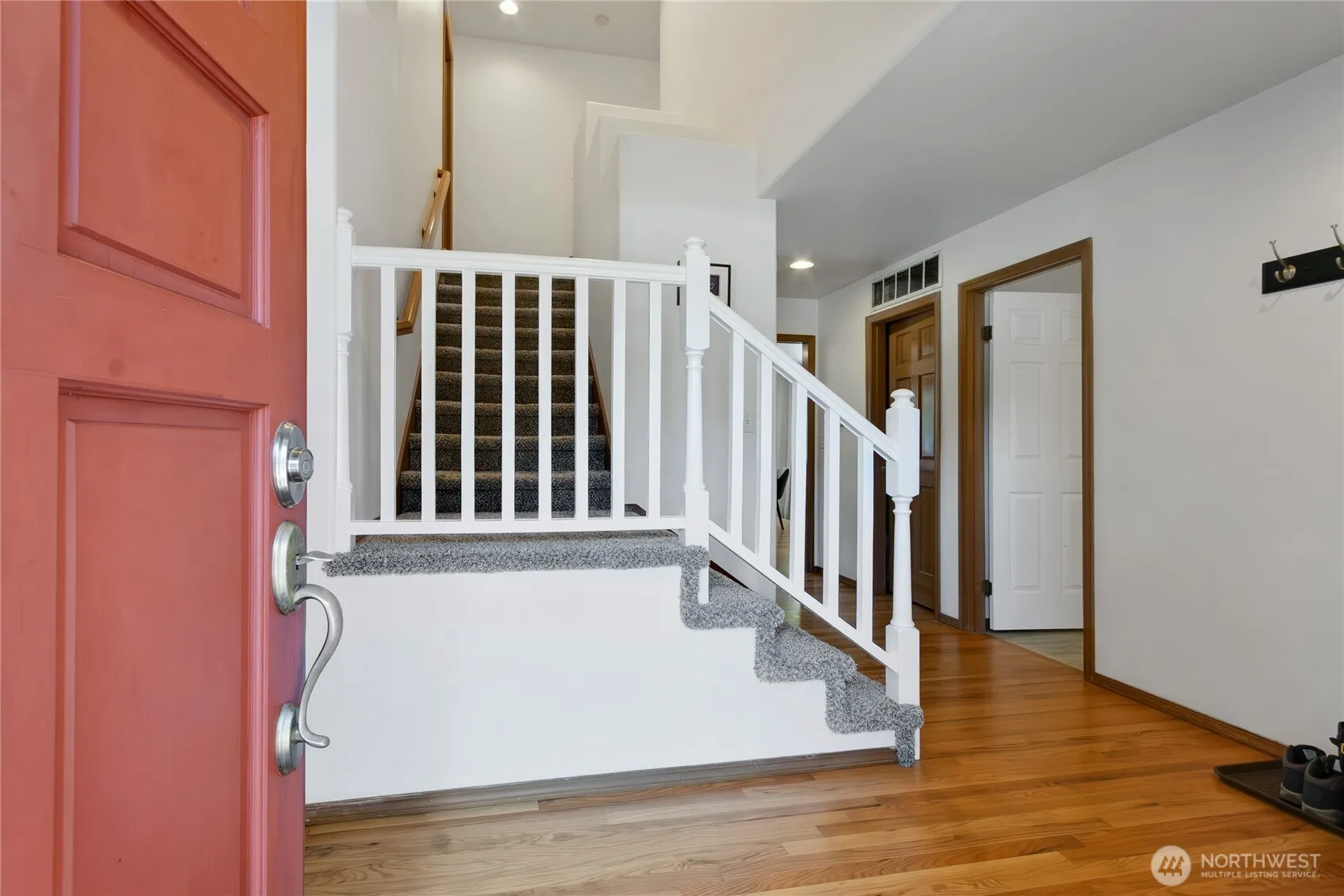Property photo for 20425 96th Way S, Kent photo 3