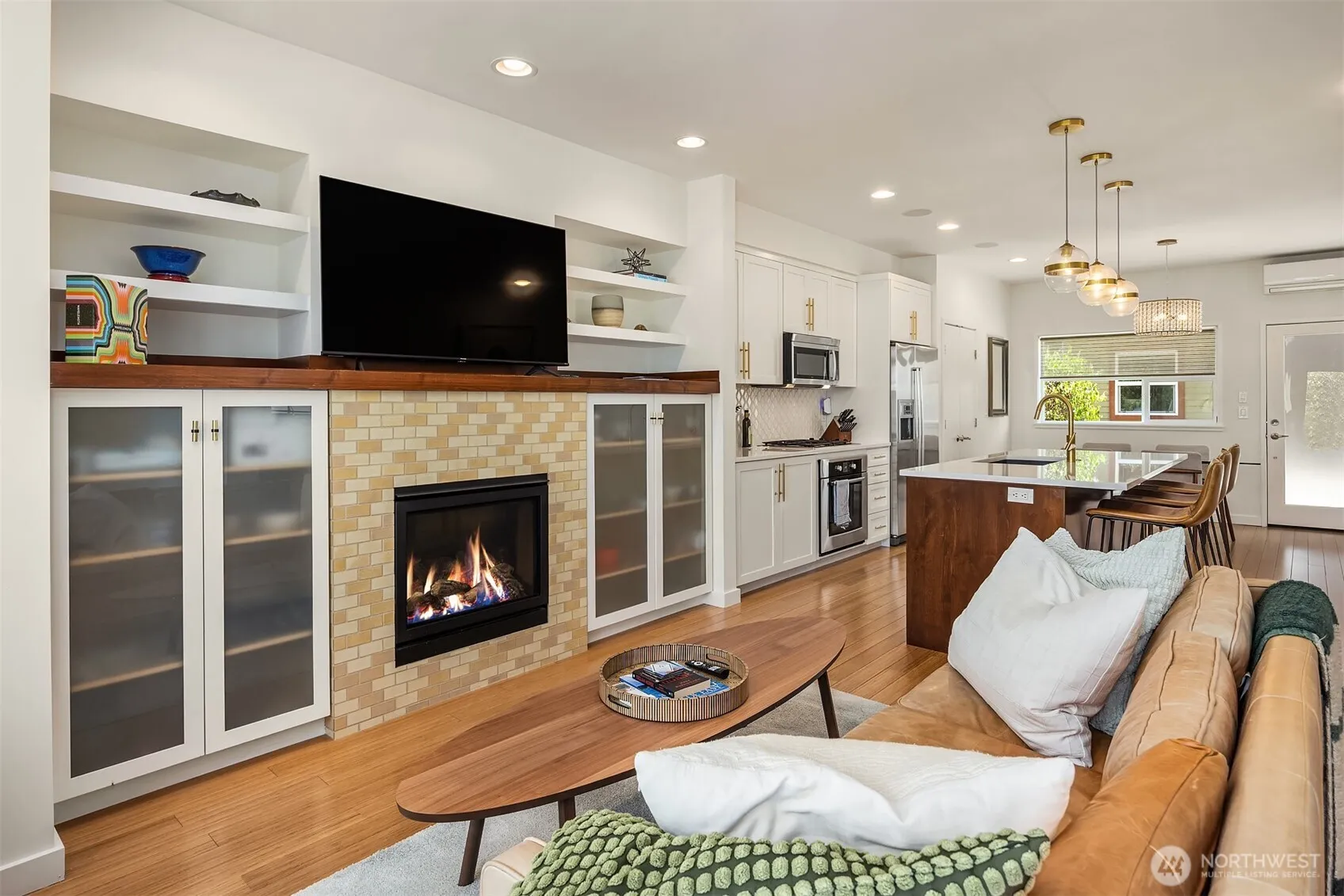 Property photo for 209 27th Avenue E #b, Seattle photo 4