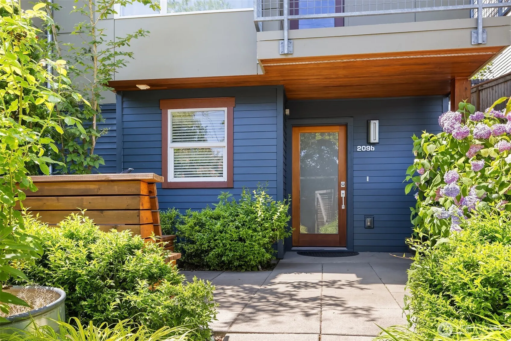 Property photo for 209 27th Avenue E #b, Seattle