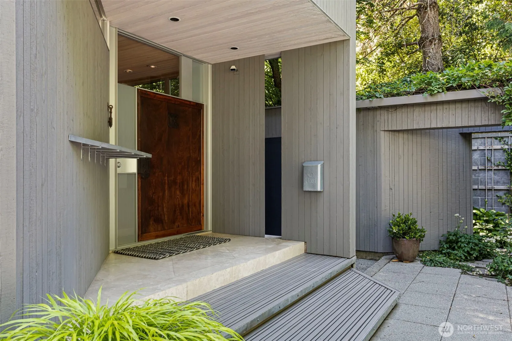 Property photo for 3701 E Alder Street, Seattle photo 4