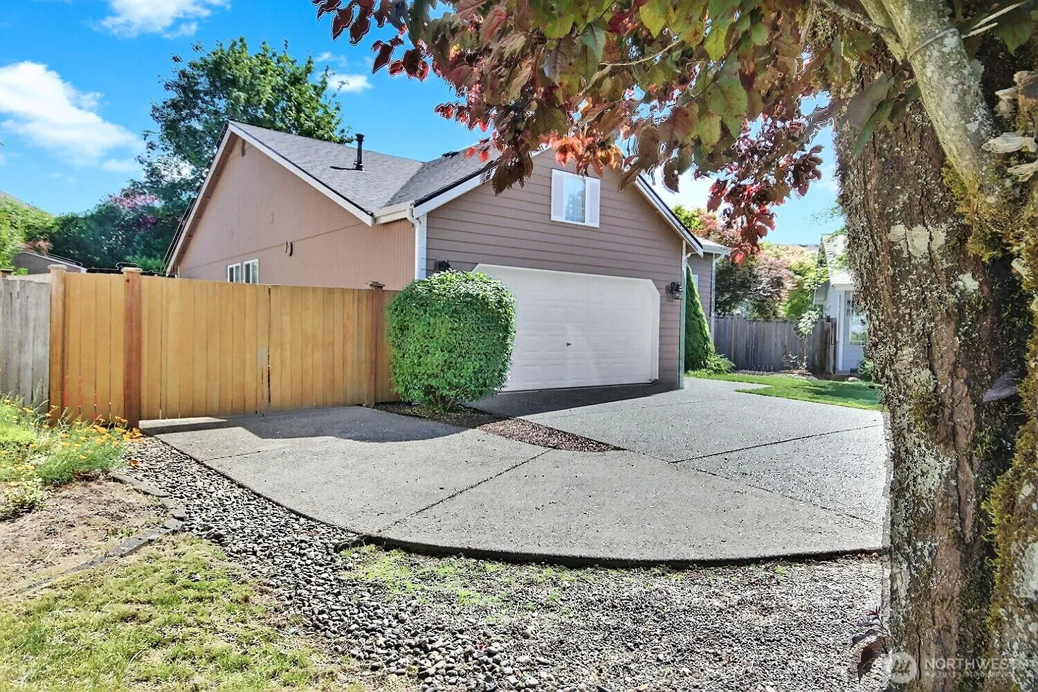 Property photo for 25847 175th Place Se, Covington photo 2